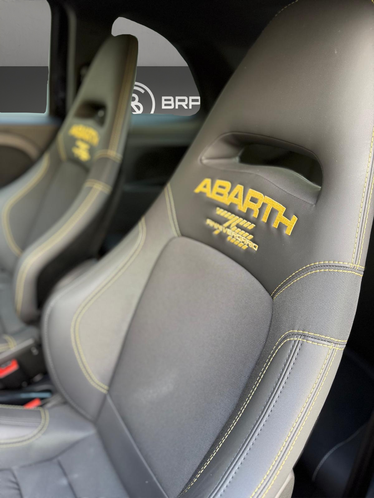 FIAT 695 1.4 16V Turbo Abarth * 75 Jahre * Schalensitze mit Sitzheizung *-image-10