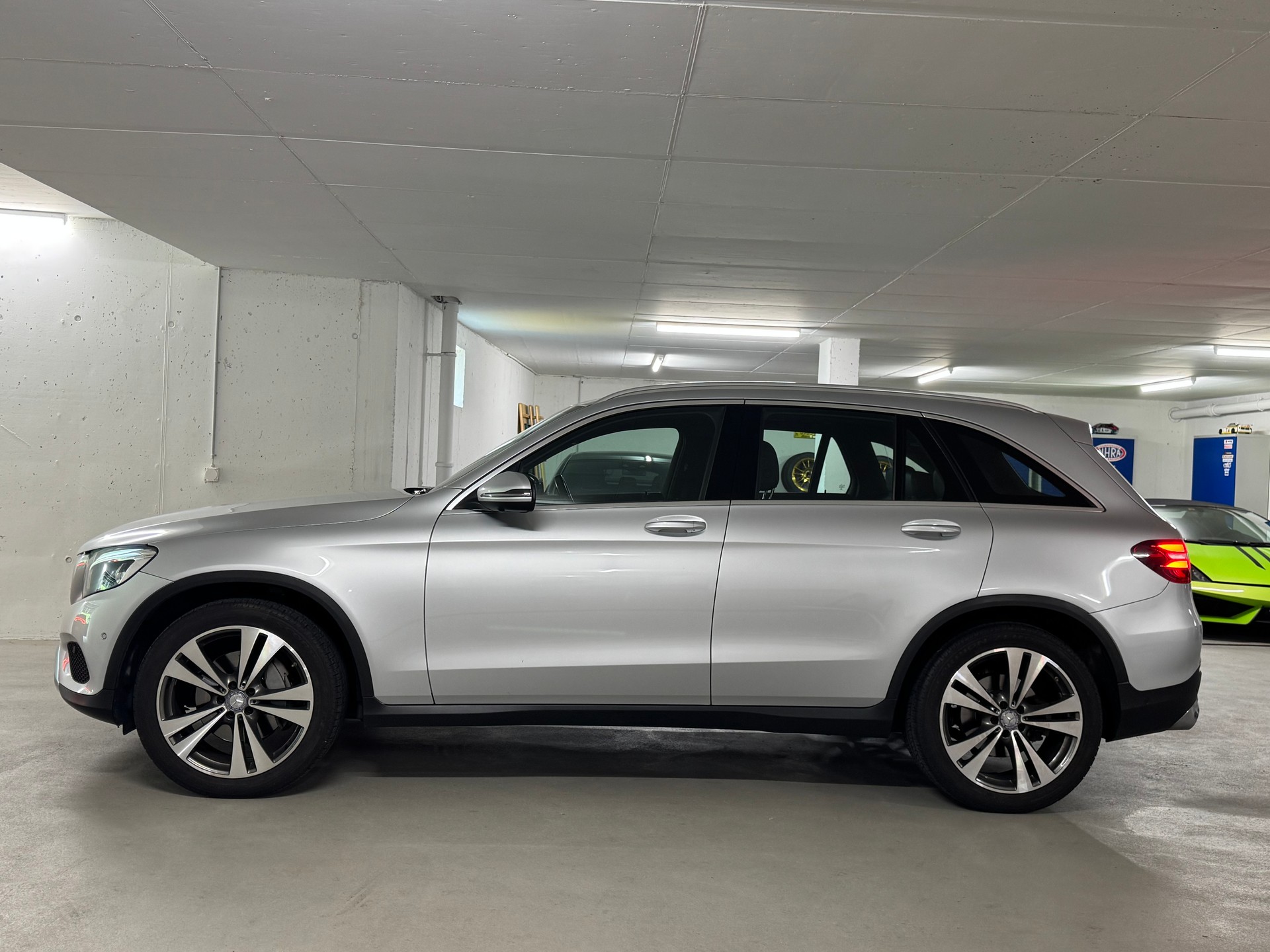 MERCEDES-BENZ GLC 220 d 4Matic 9G-Tronic-image-3