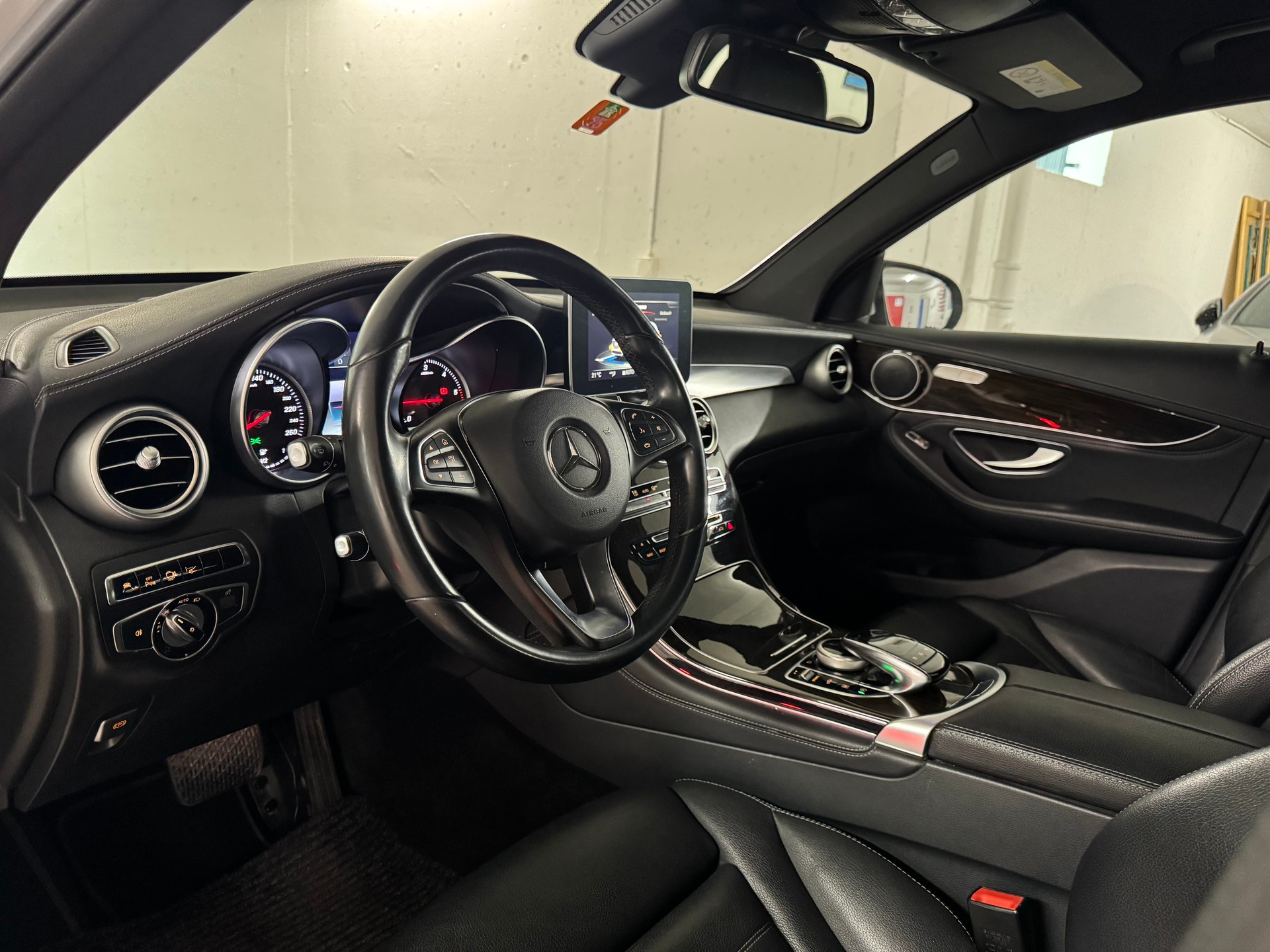 MERCEDES-BENZ GLC 220 d 4Matic 9G-Tronic-image-7