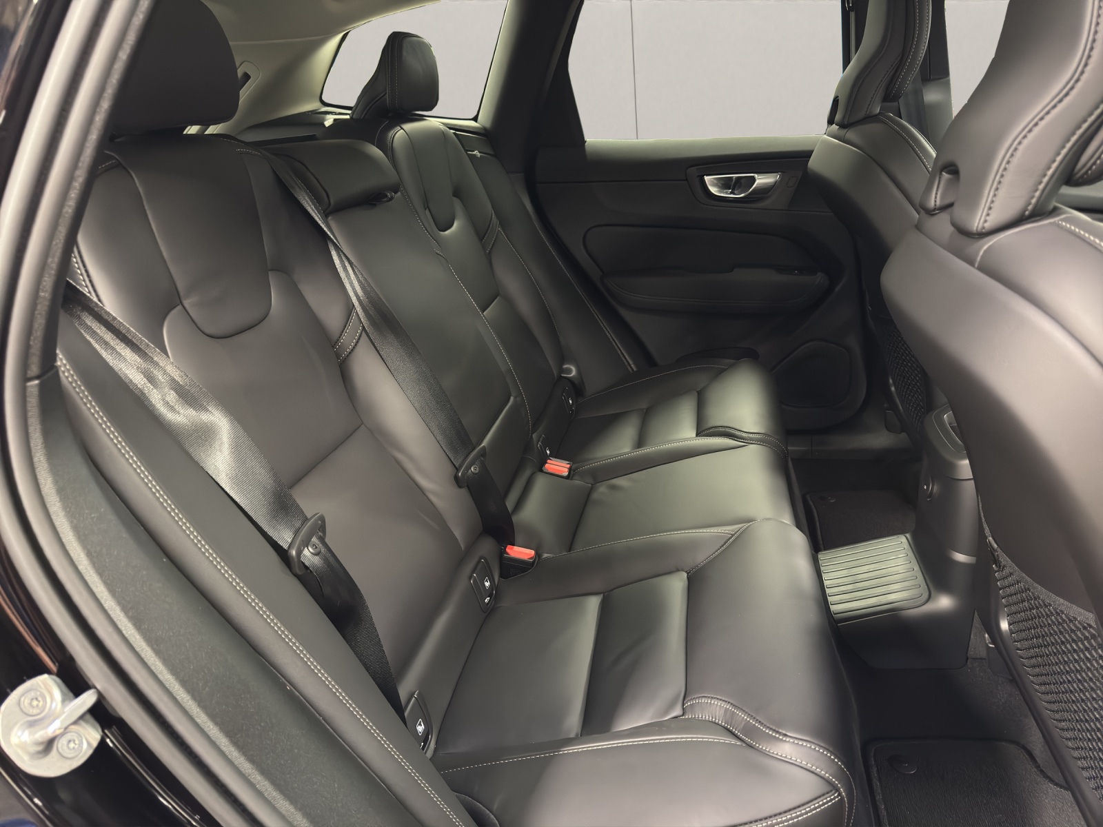 VOLVO XC60 2.0 T8 TE Ultra Dark eAWD-image-15