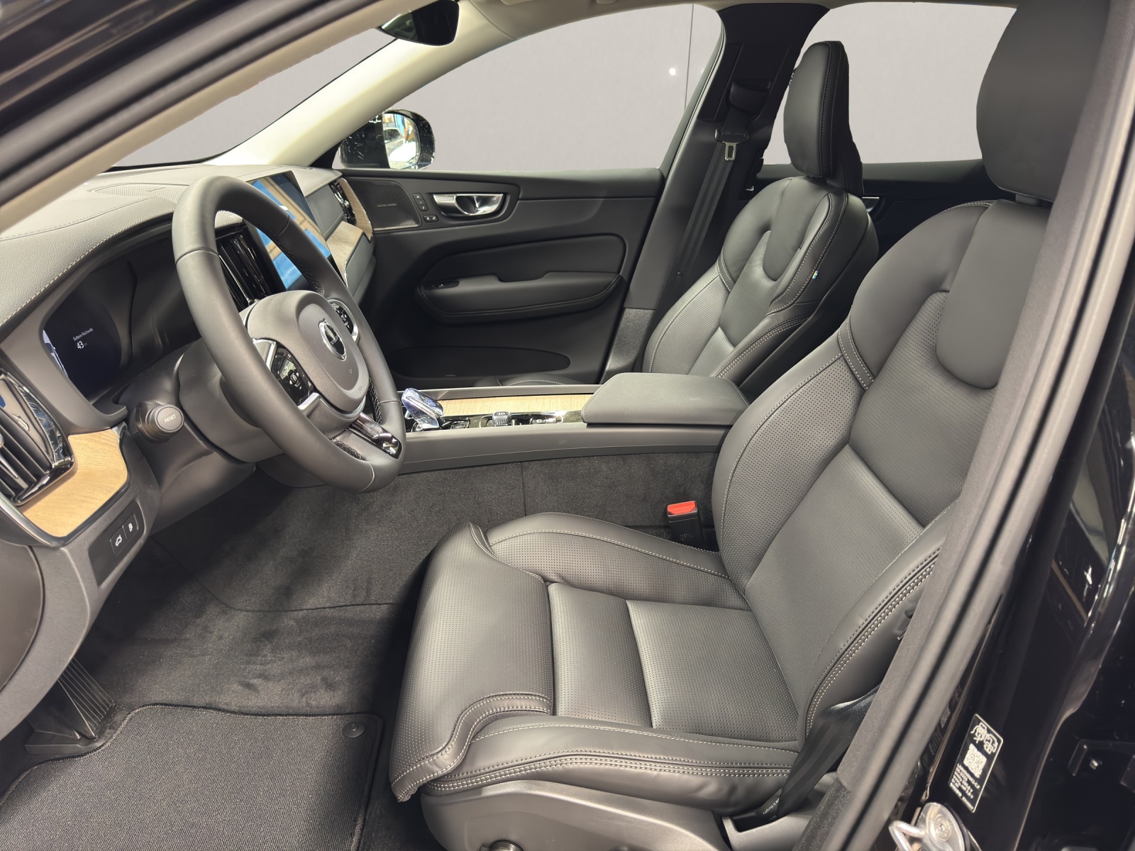 VOLVO XC60 2.0 T8 TE Ultra Dark eAWD-image-11