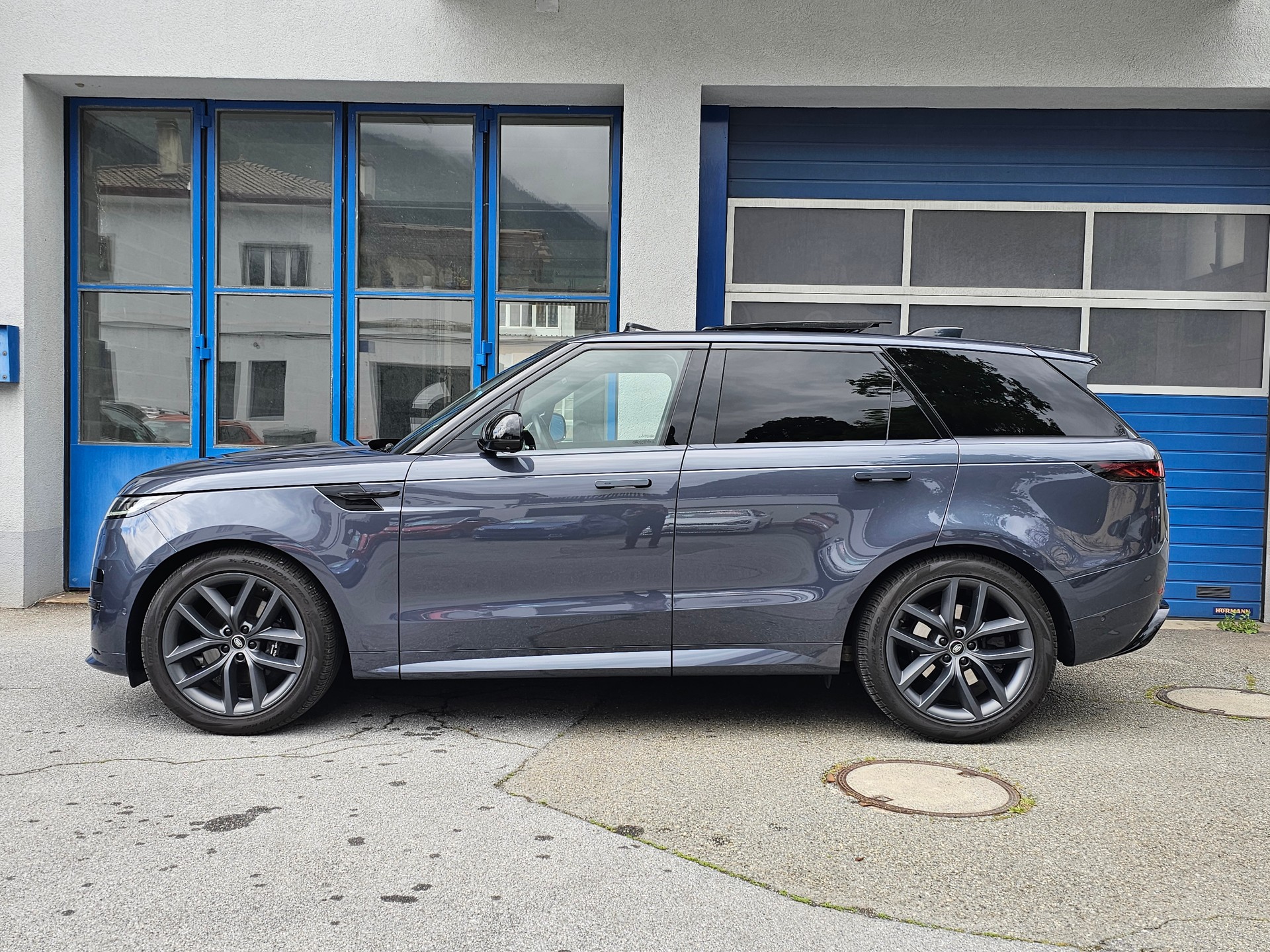 LAND ROVER Range Rover Sport D300 3.0 TD6 MHEV Dynamic SE Automatic-showroom-element-1