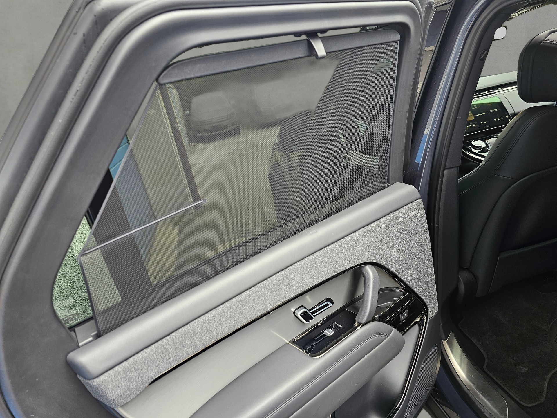 LAND ROVER Range Rover Sport D300 3.0 TD6 MHEV Dynamic SE Automatic-image-17