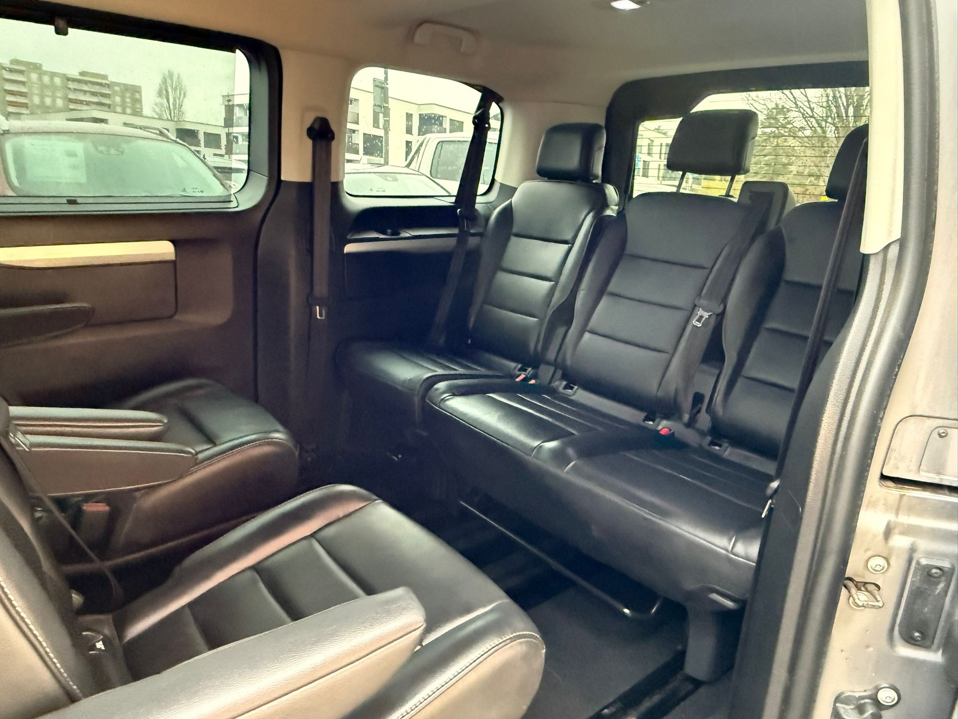 PEUGEOT Traveller 2.0 BlueHDi Active Standard EAT-image-8