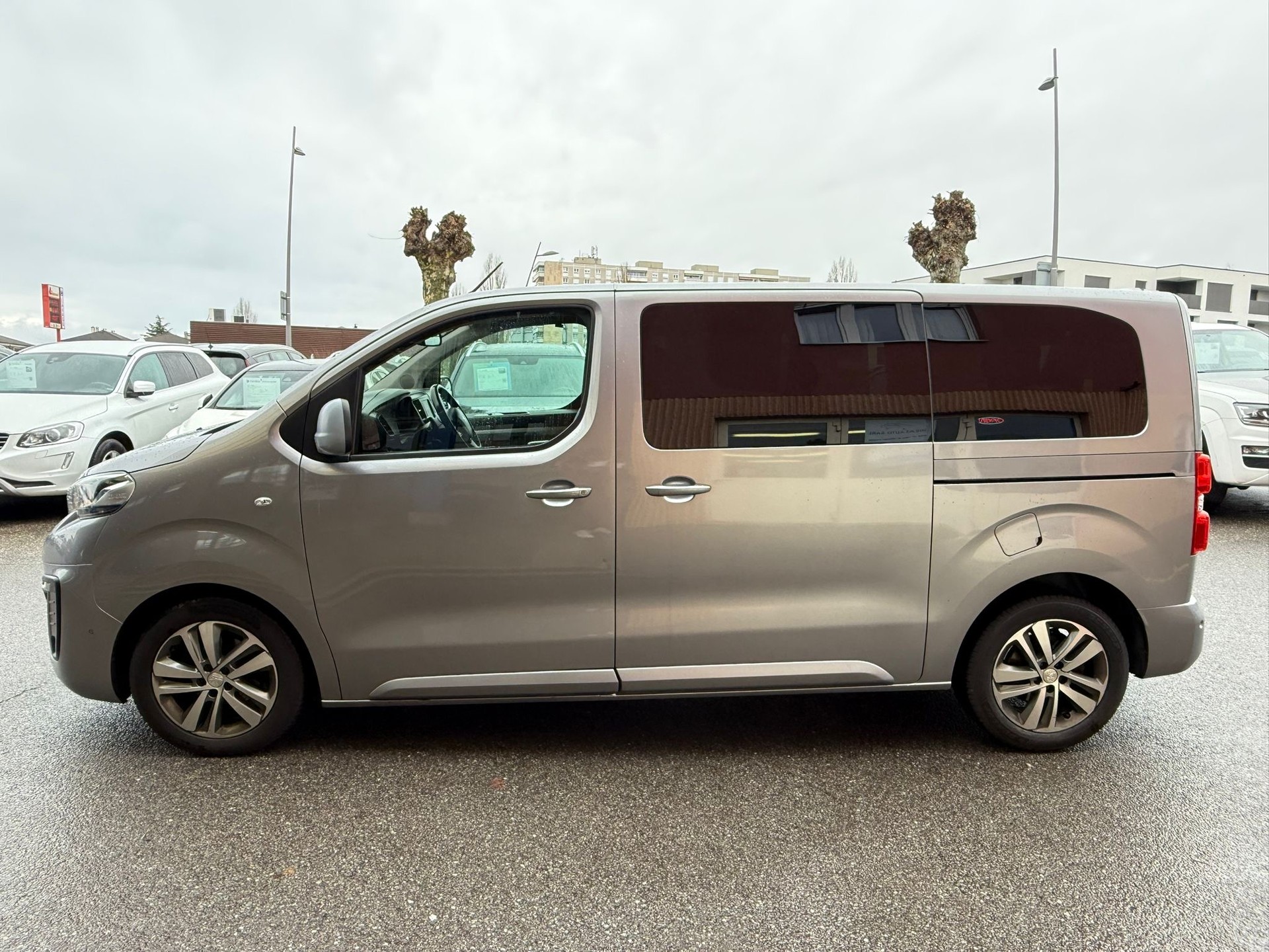 PEUGEOT Traveller 2.0 BlueHDi Active Standard EAT-image-4