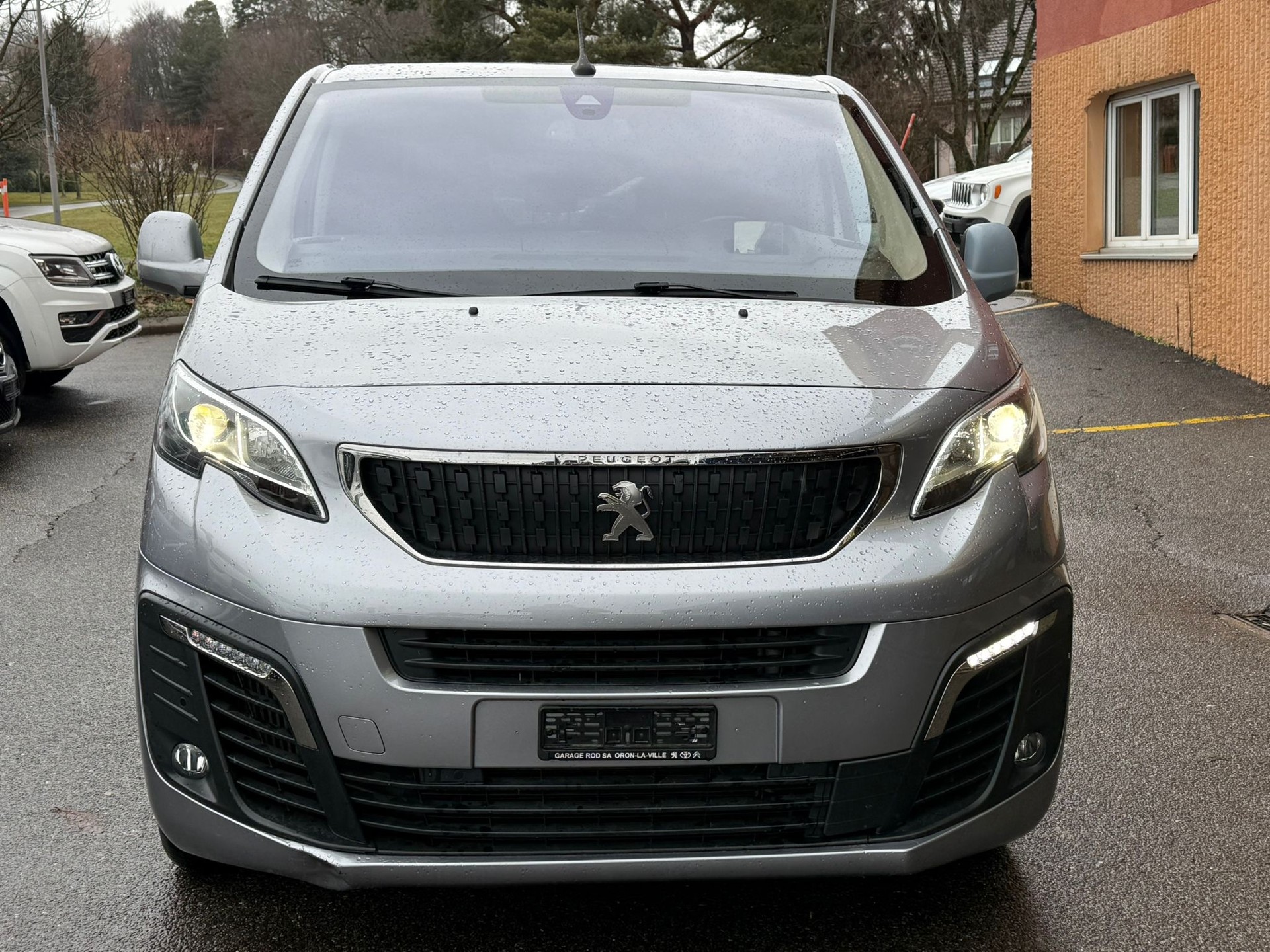PEUGEOT Traveller 2.0 BlueHDi Active Standard EAT-image-0