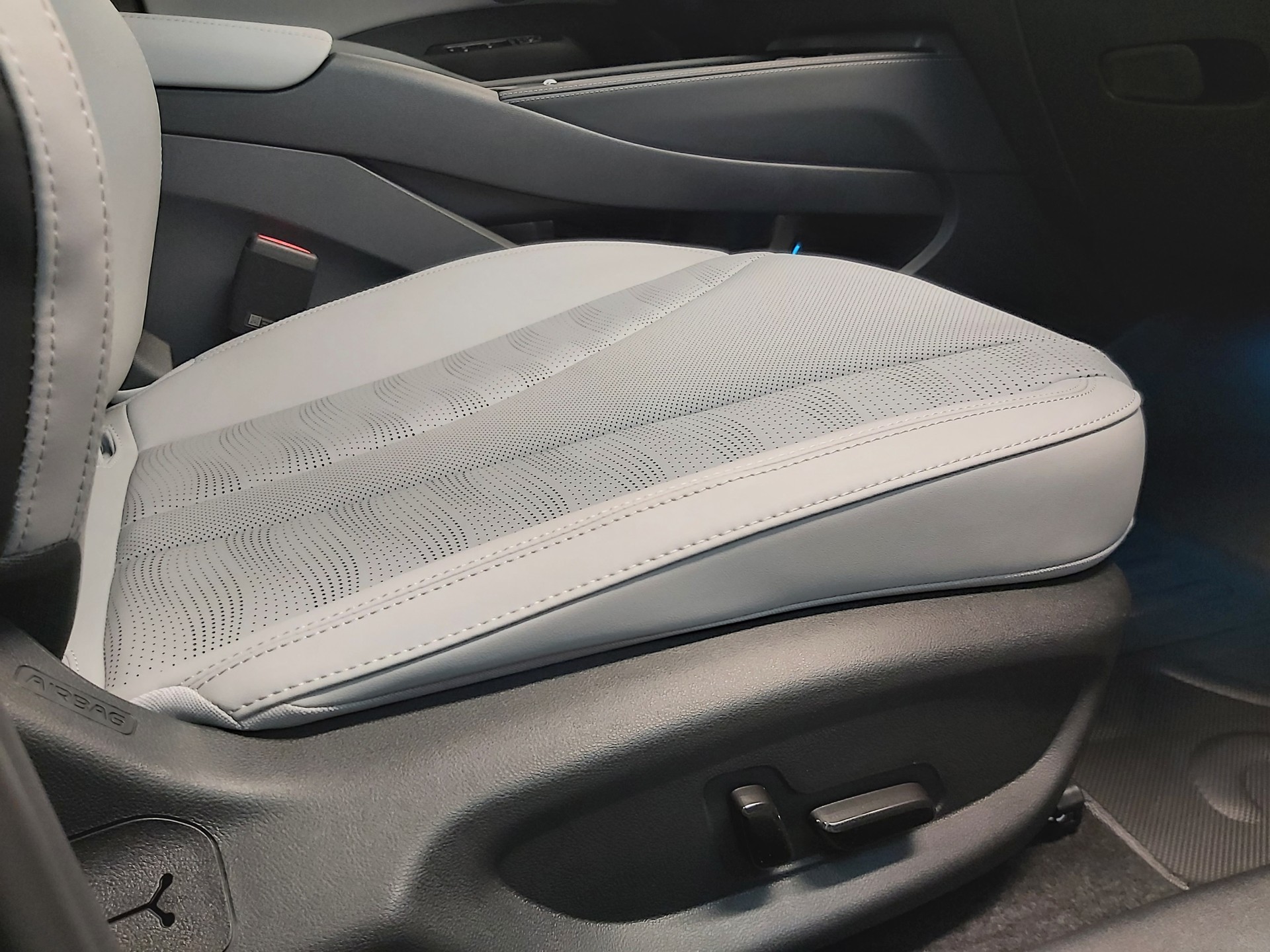 BYD Seal 6 DM-i Comfort-image-10