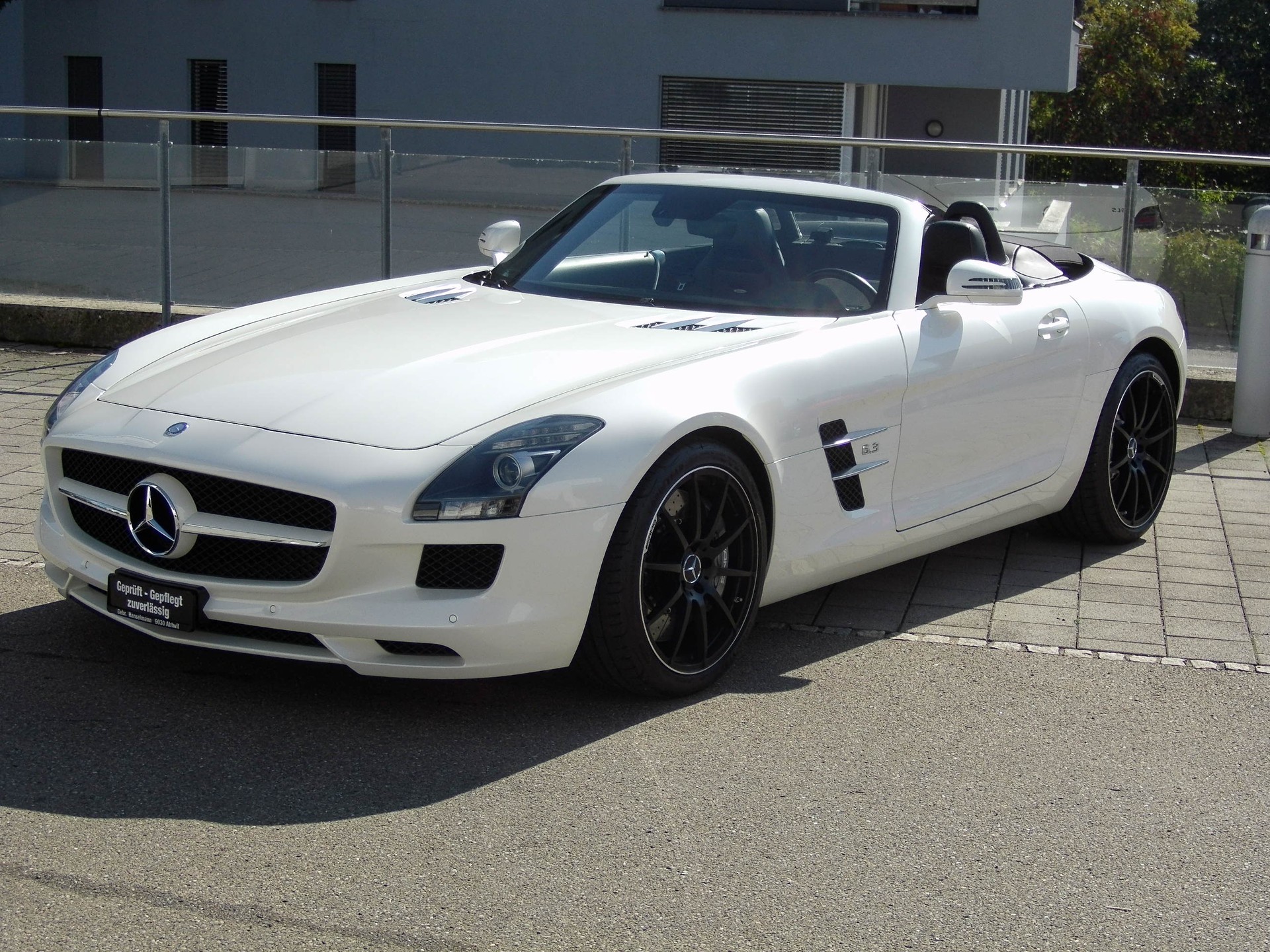 MERCEDES-BENZ SLS 63 AMG Speedshift-image-1