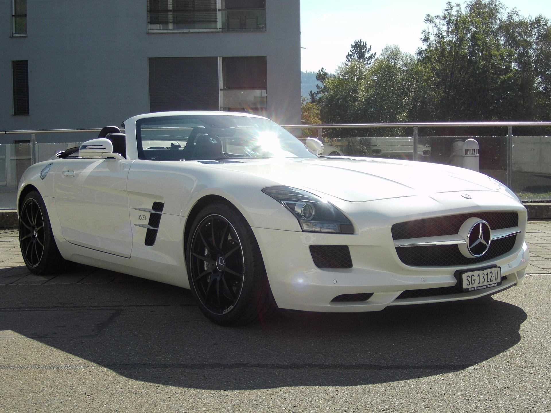 MERCEDES-BENZ SLS 63 AMG Speedshift-image-4