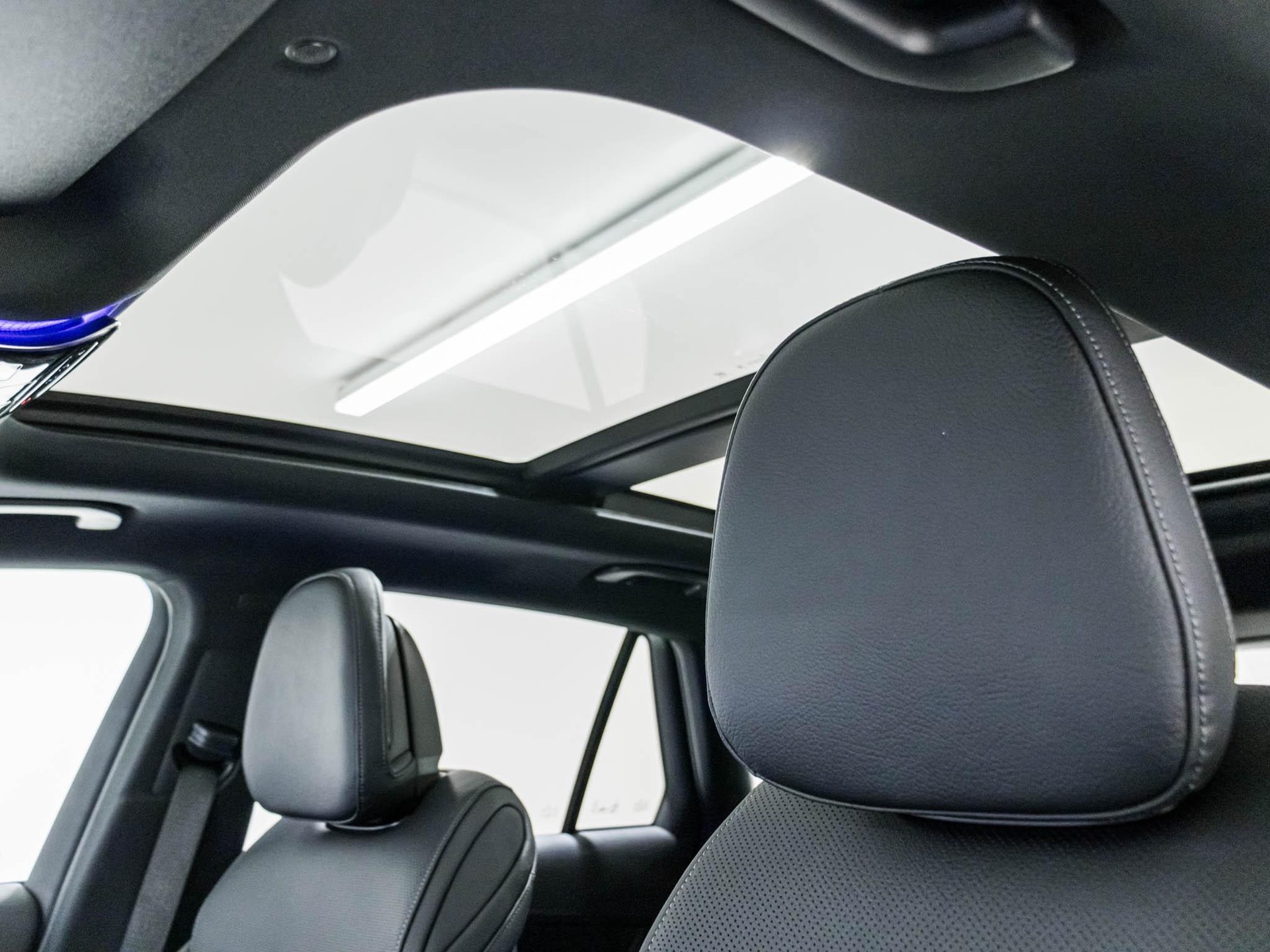 MERCEDES-BENZ GLC 200 4MATIC-image-8