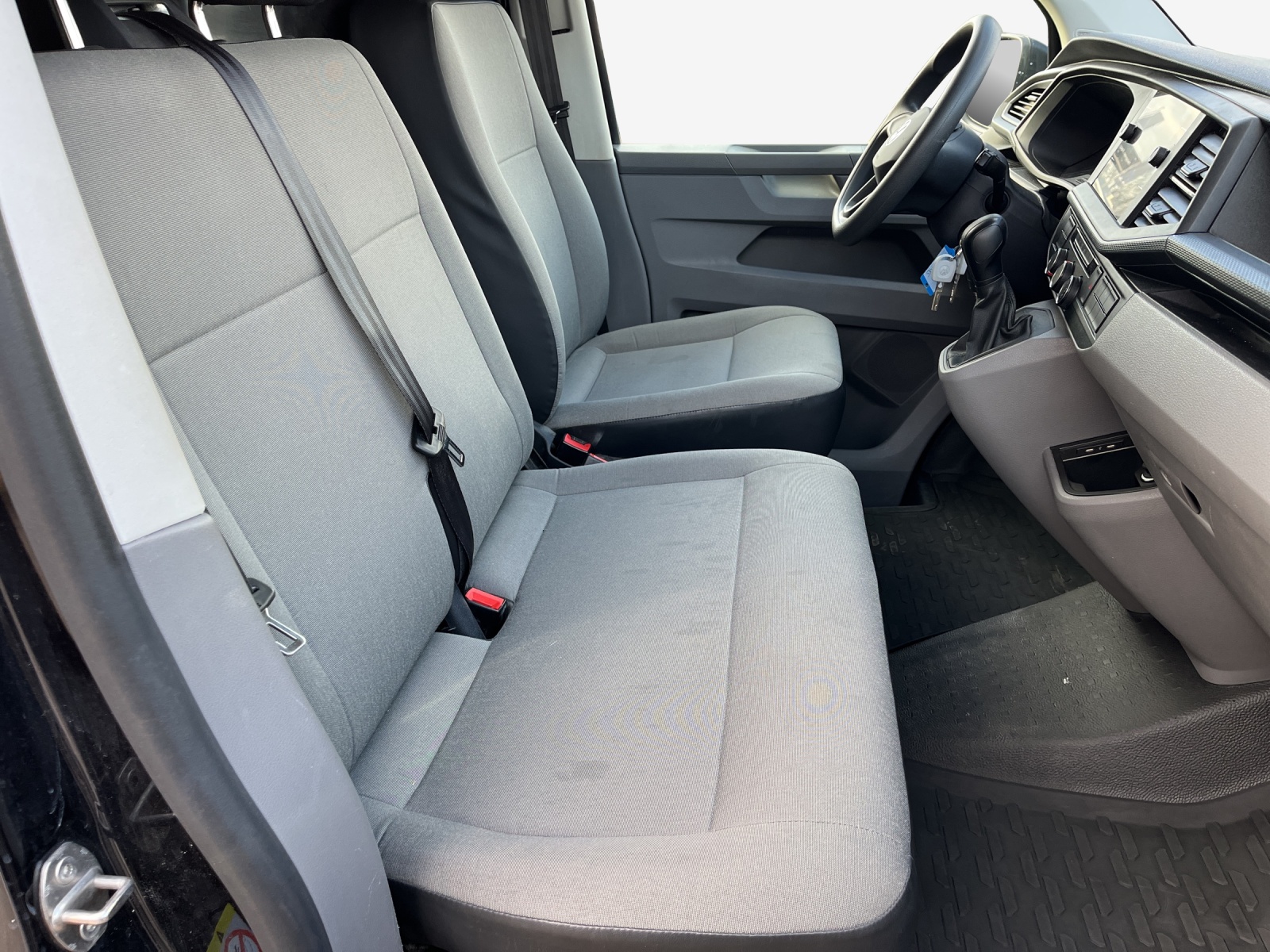 VW T6.1 2.0 TDI 4Motion DSG-image-10