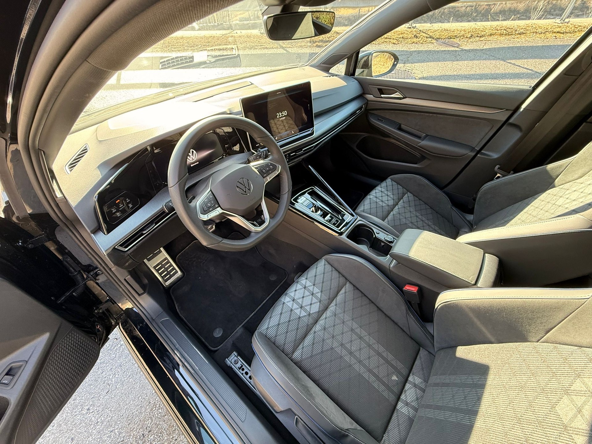 VW Golf Variant 2.0 TSI R-Line DSG 4 Motion-image-9