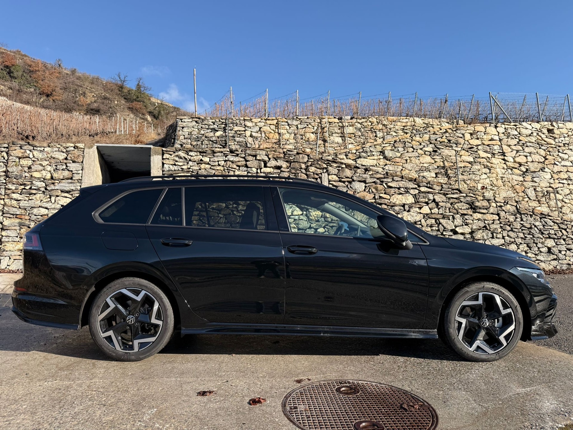 VW Golf Variant 2.0 TSI R-Line DSG 4 Motion-image-7