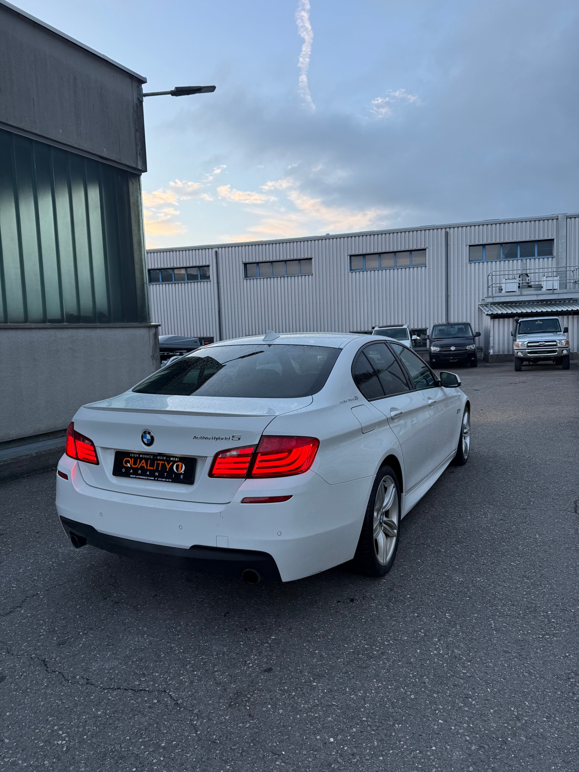 BMW ActiveHybrid 5 Steptronic-image-15
