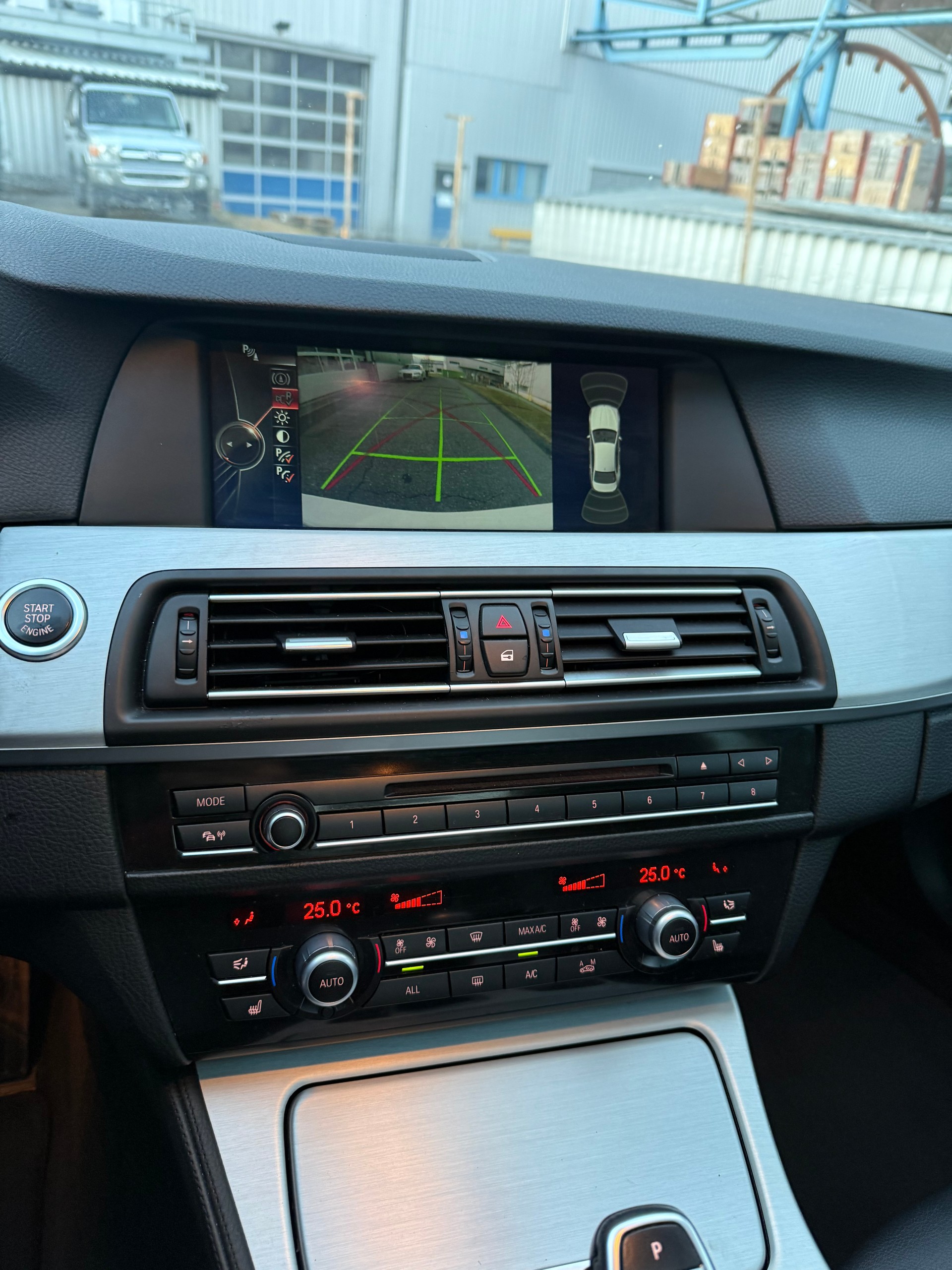 BMW ActiveHybrid 5 Steptronic-image-8