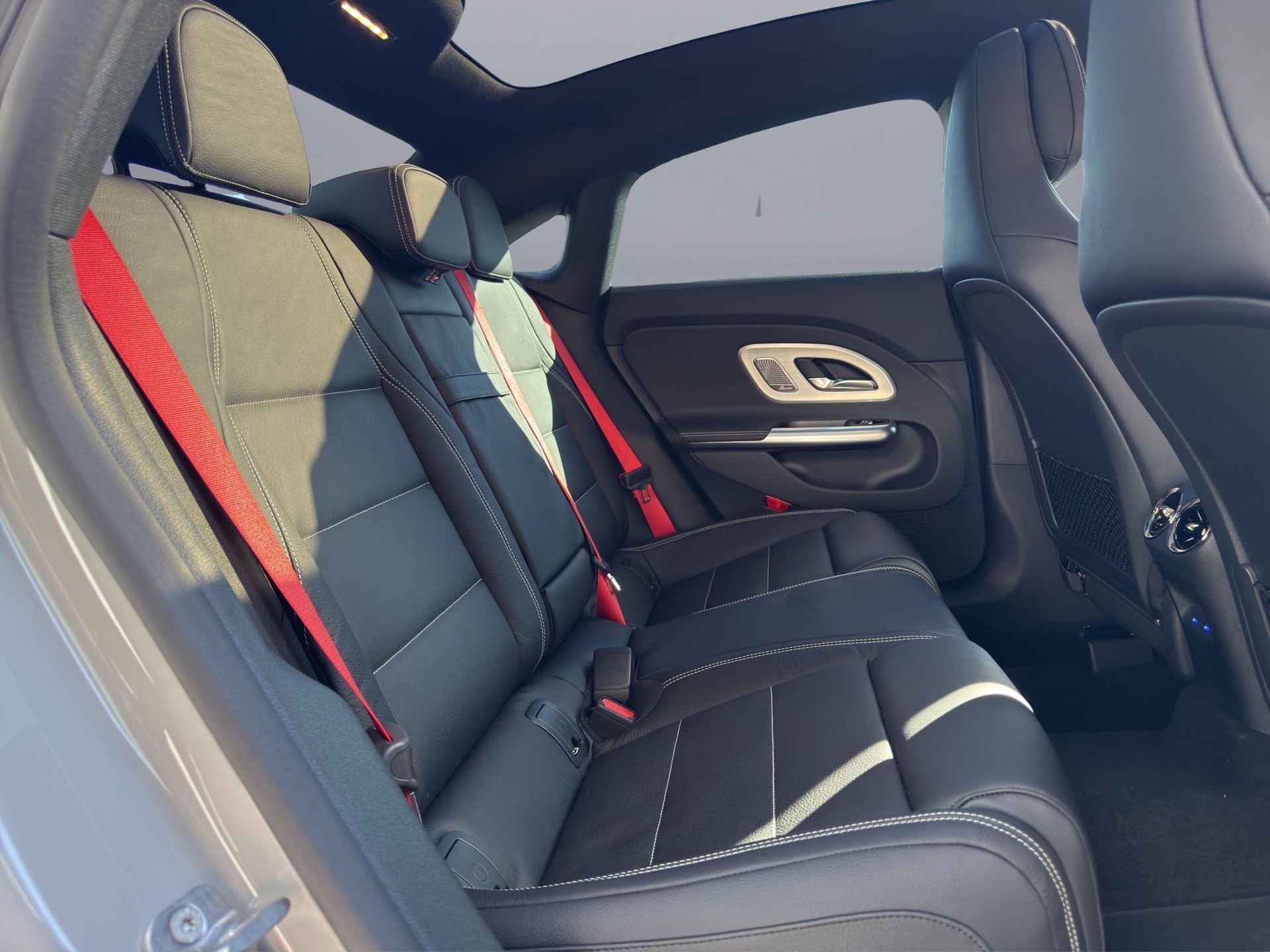 MERCEDES-BENZ CLA 220 AMG Line 4matic-image-13