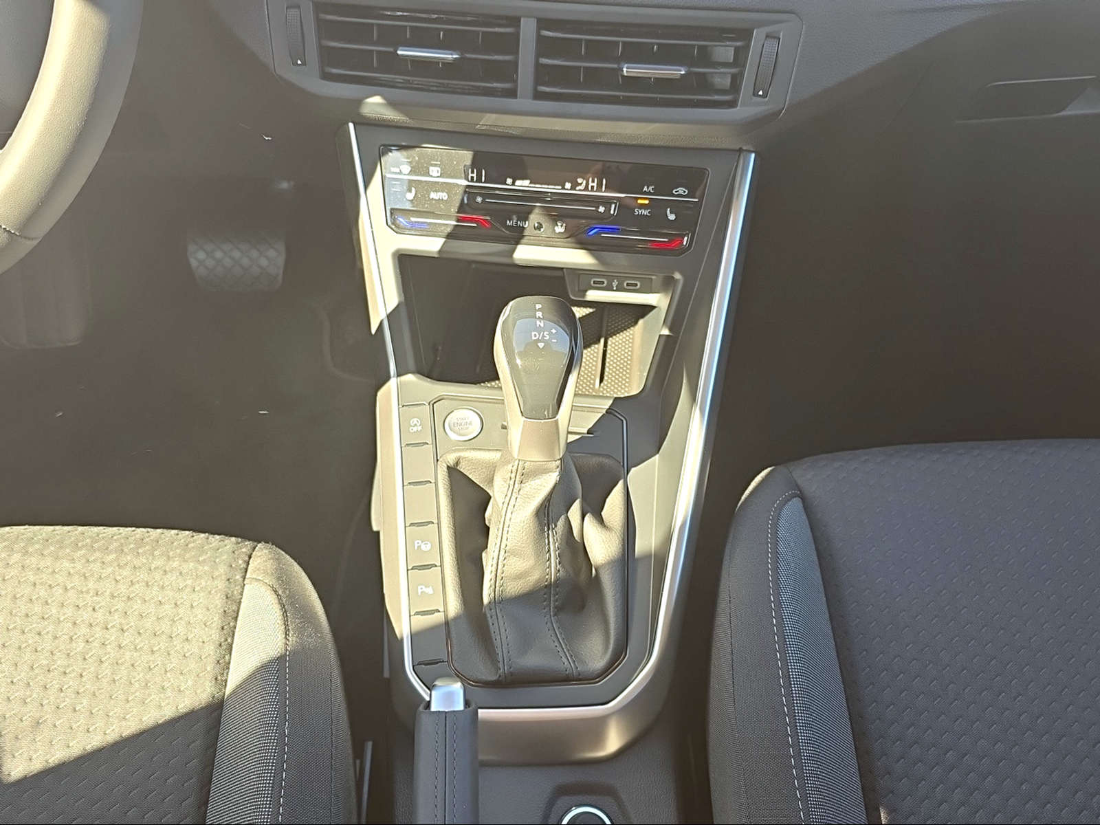 VW VW Polo-image-11
