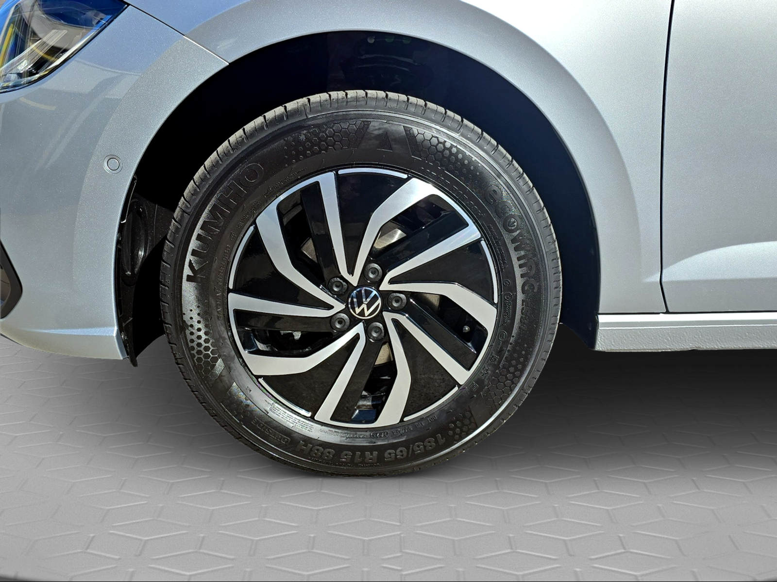 VW VW Polo-image-5
