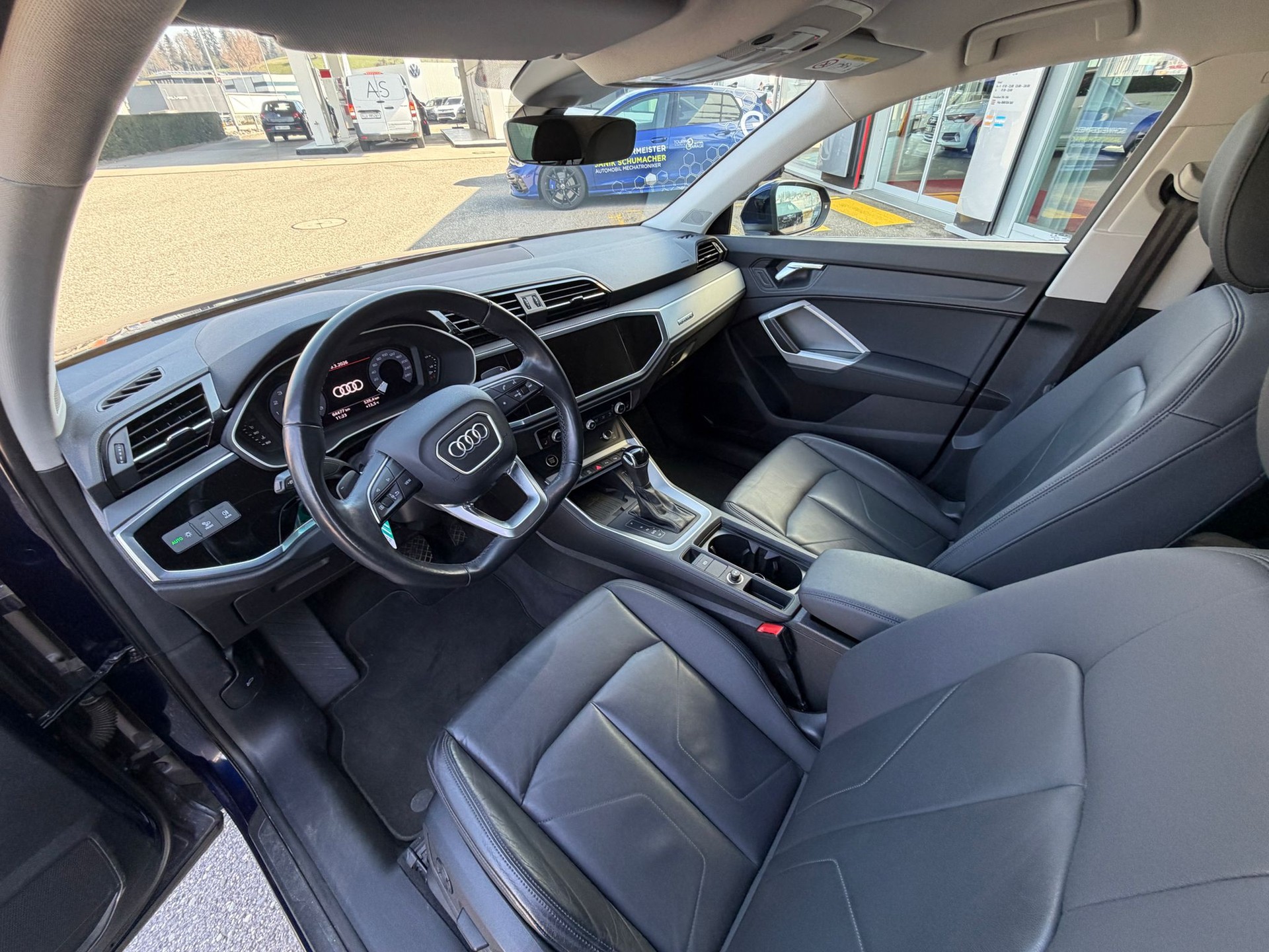 AUDI Q3 Sportback 45 TFSI S line quattro S-tronic-image-10