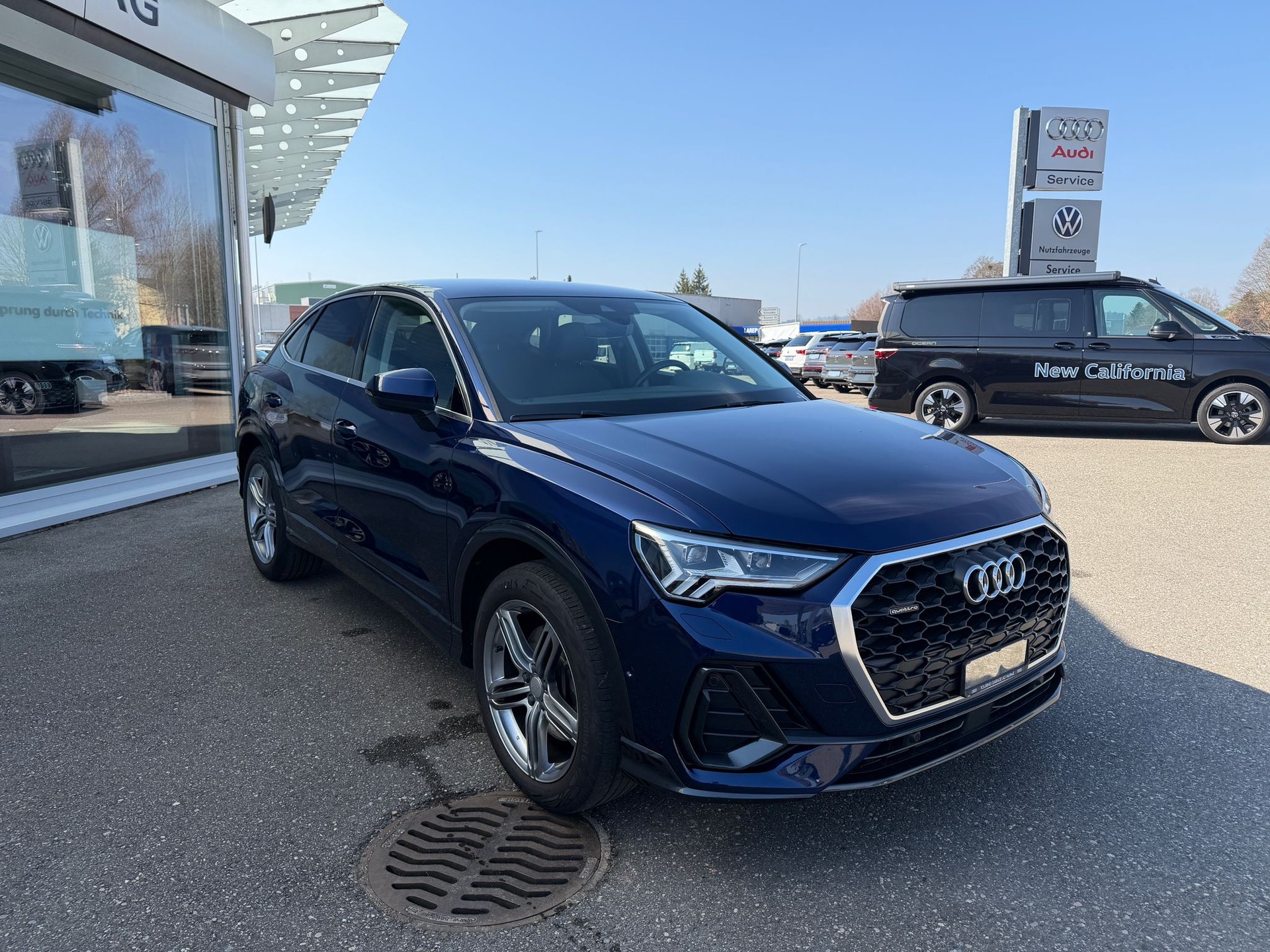 AUDI Q3 Sportback 45 TFSI S line quattro S-tronic-image-6