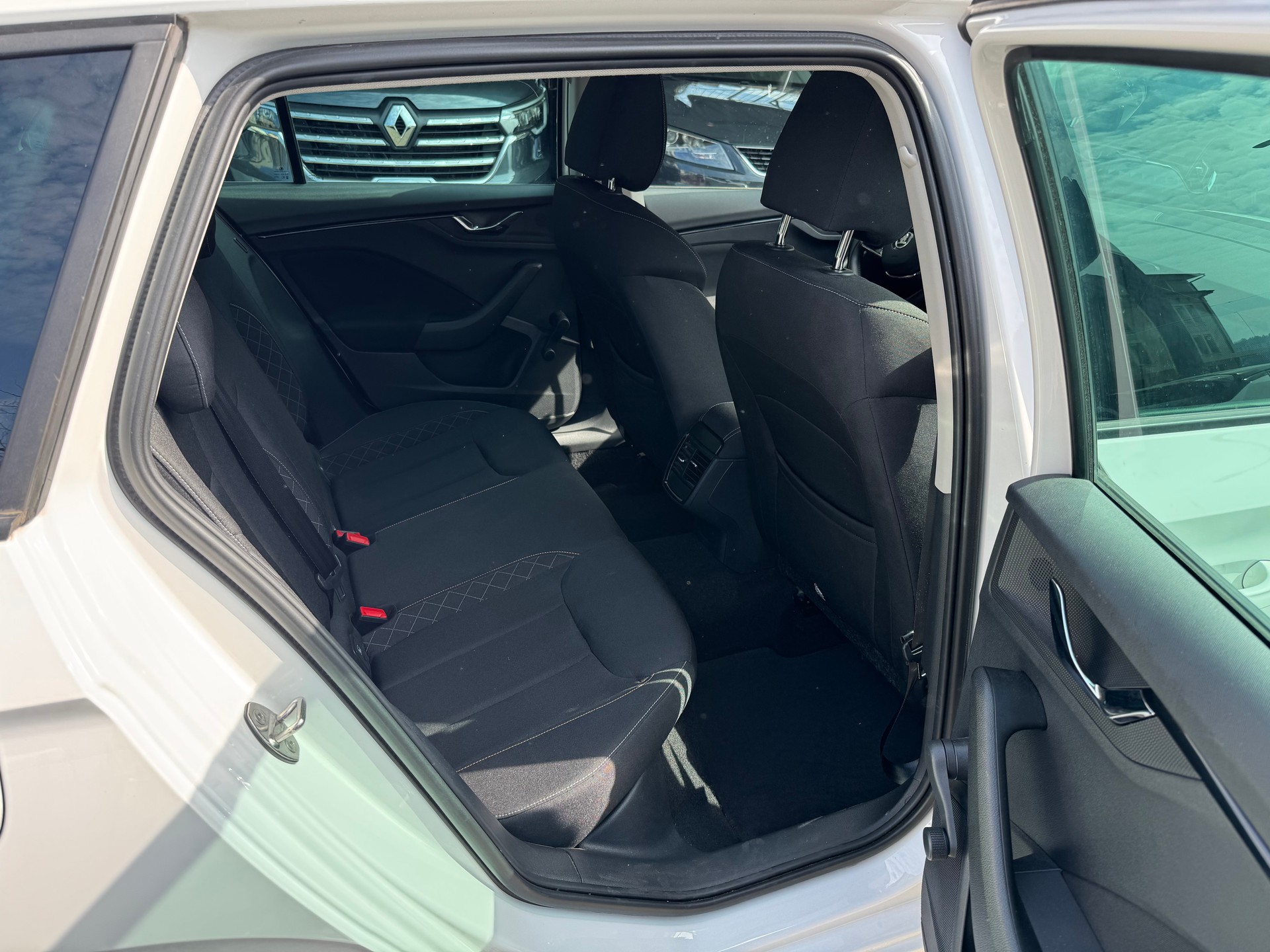 SKODA Kamiq 1.0 TSI Fresh DSG-image-10