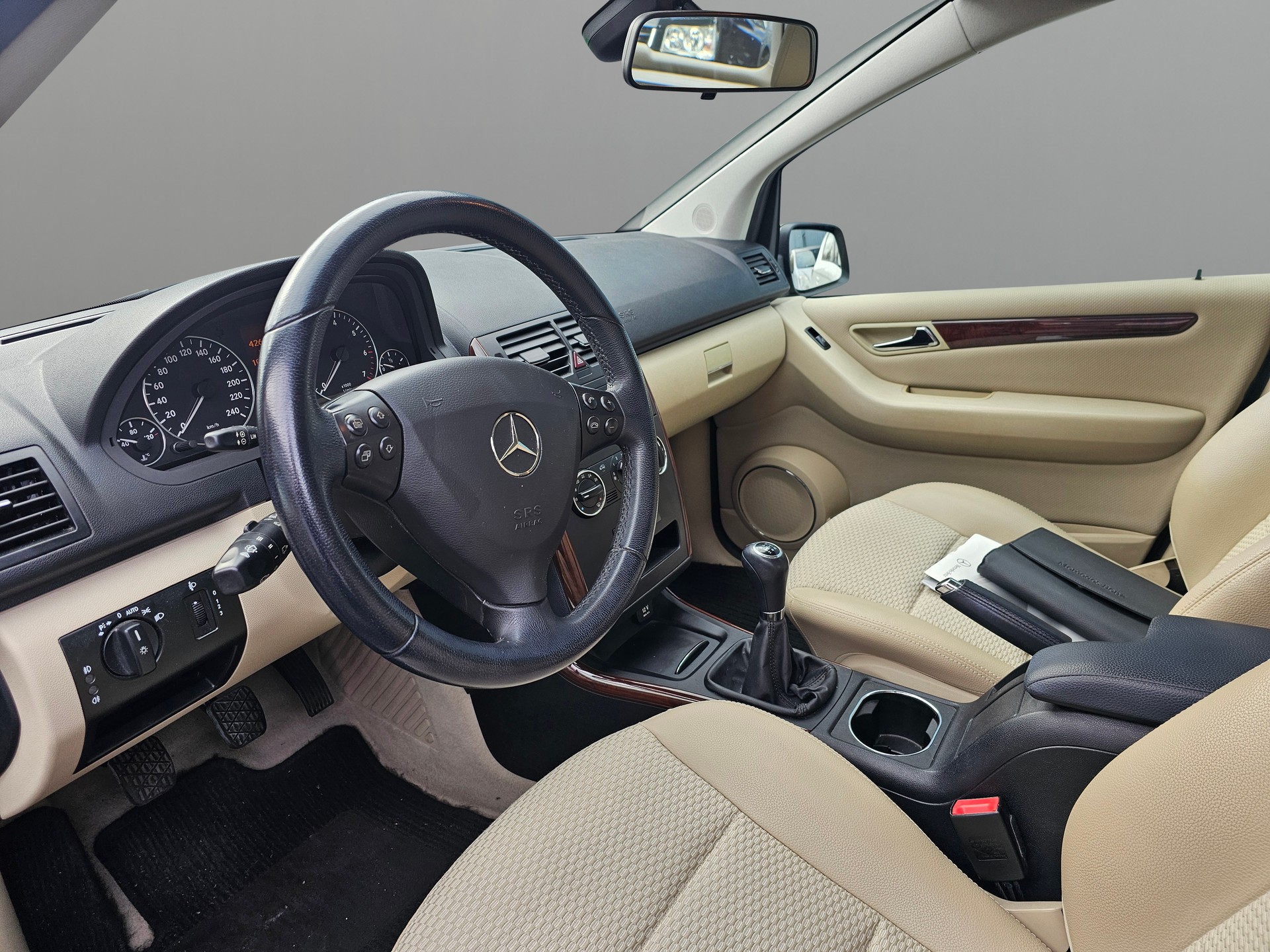 MERCEDES-BENZ A 160 (150) BlueEfficiency Elégance-image-6