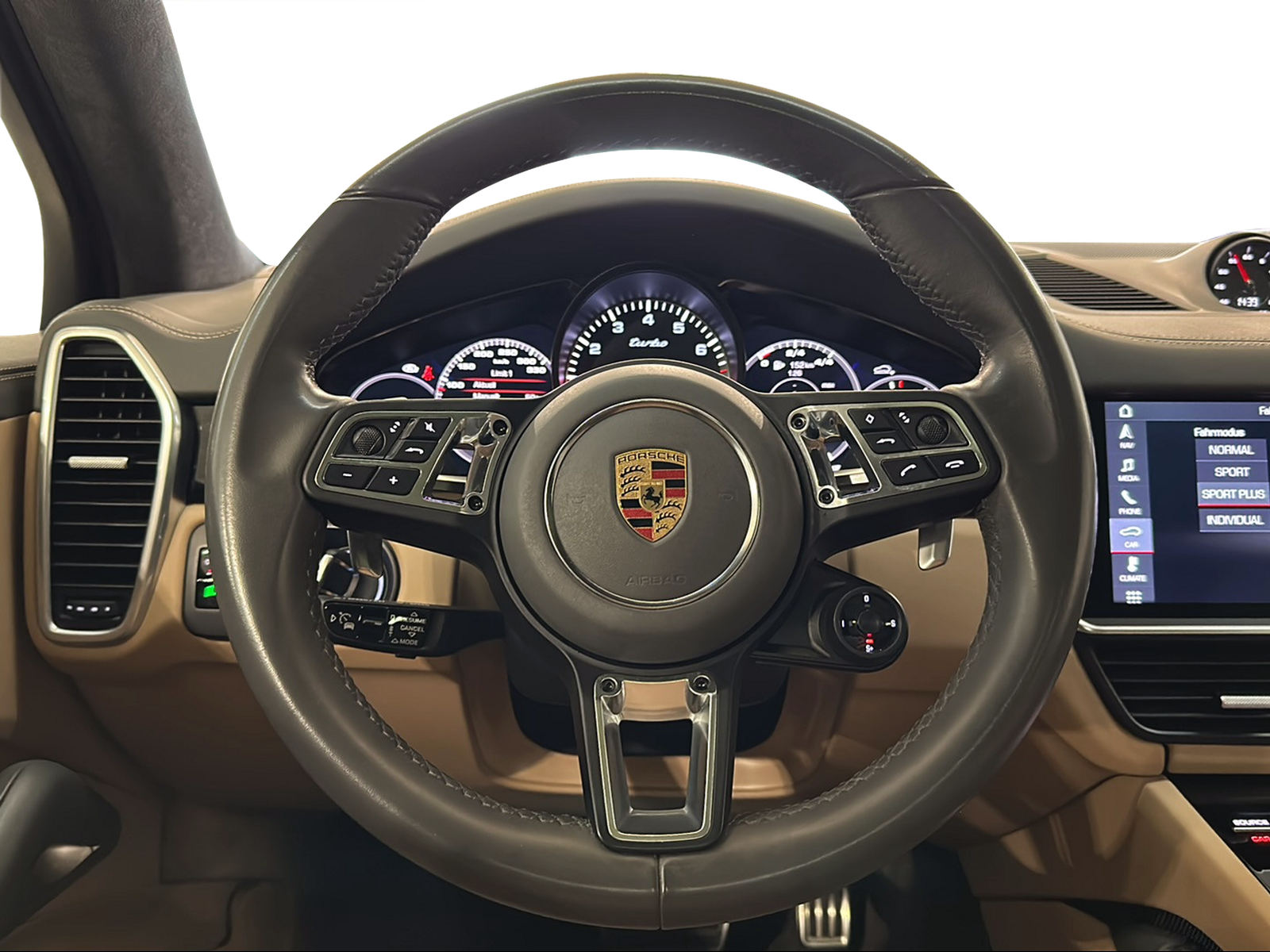 PORSCHE Cayenne Turbo-image-23