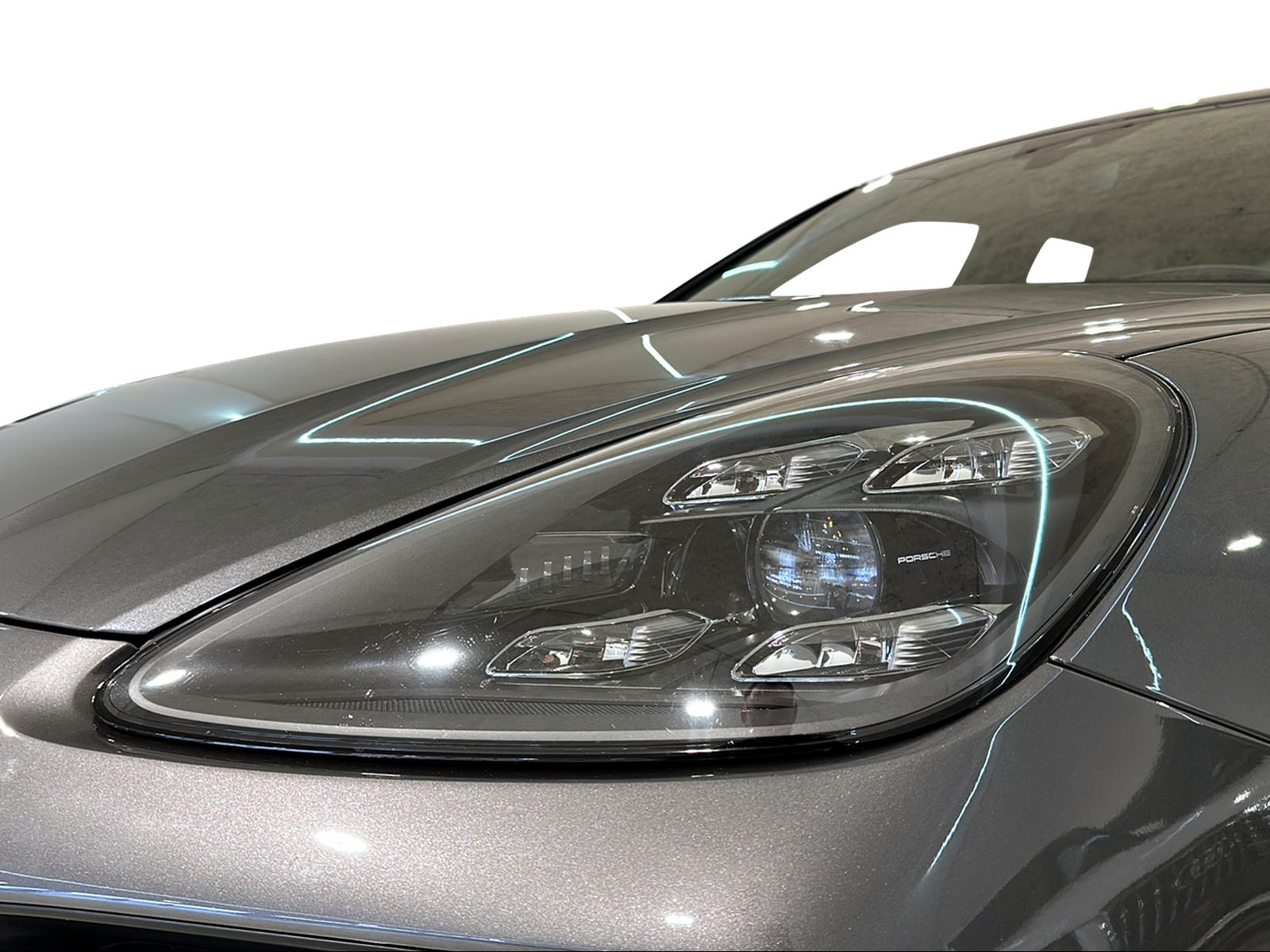 PORSCHE Cayenne Turbo-showroom-element-3