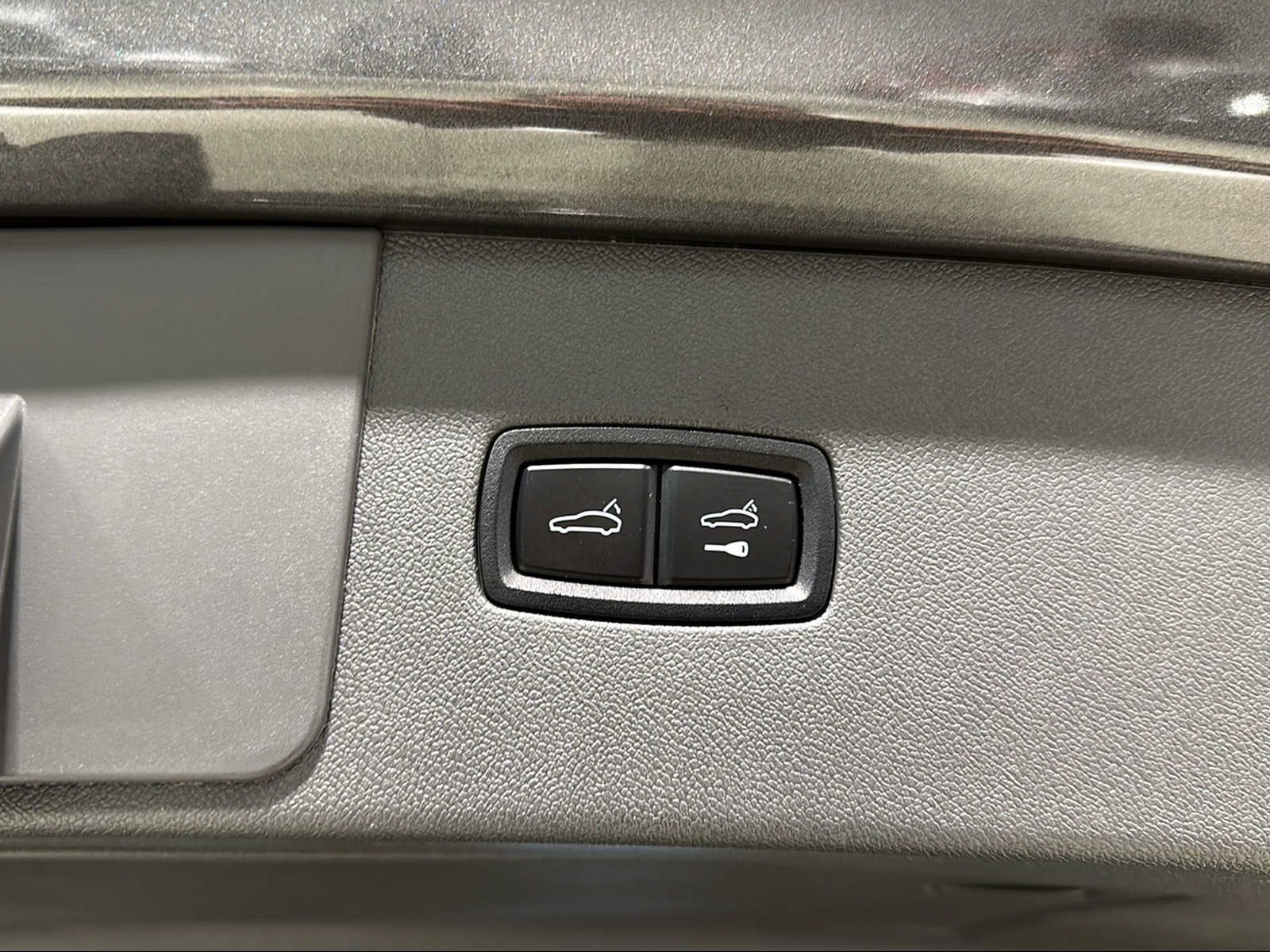PORSCHE Cayenne Turbo-image-30