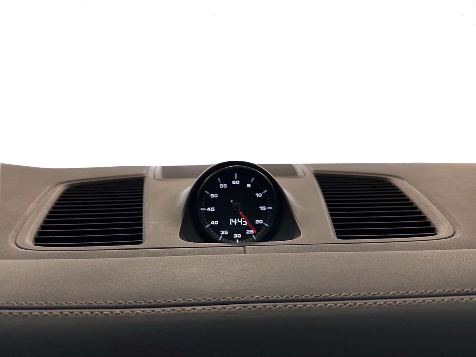 PORSCHE Cayenne Turbo-image-28