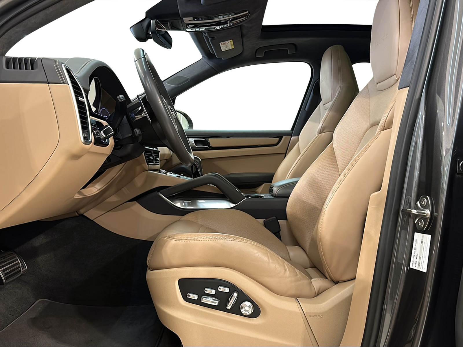PORSCHE Cayenne Turbo-image-12