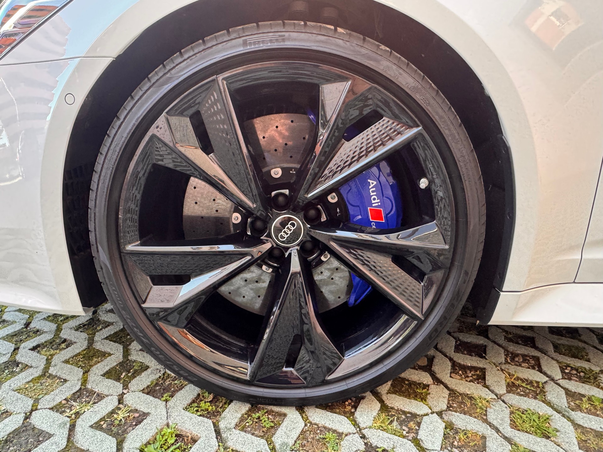 AUDI RS6 Avant 4.0 TFSI V8 quattro-image-8