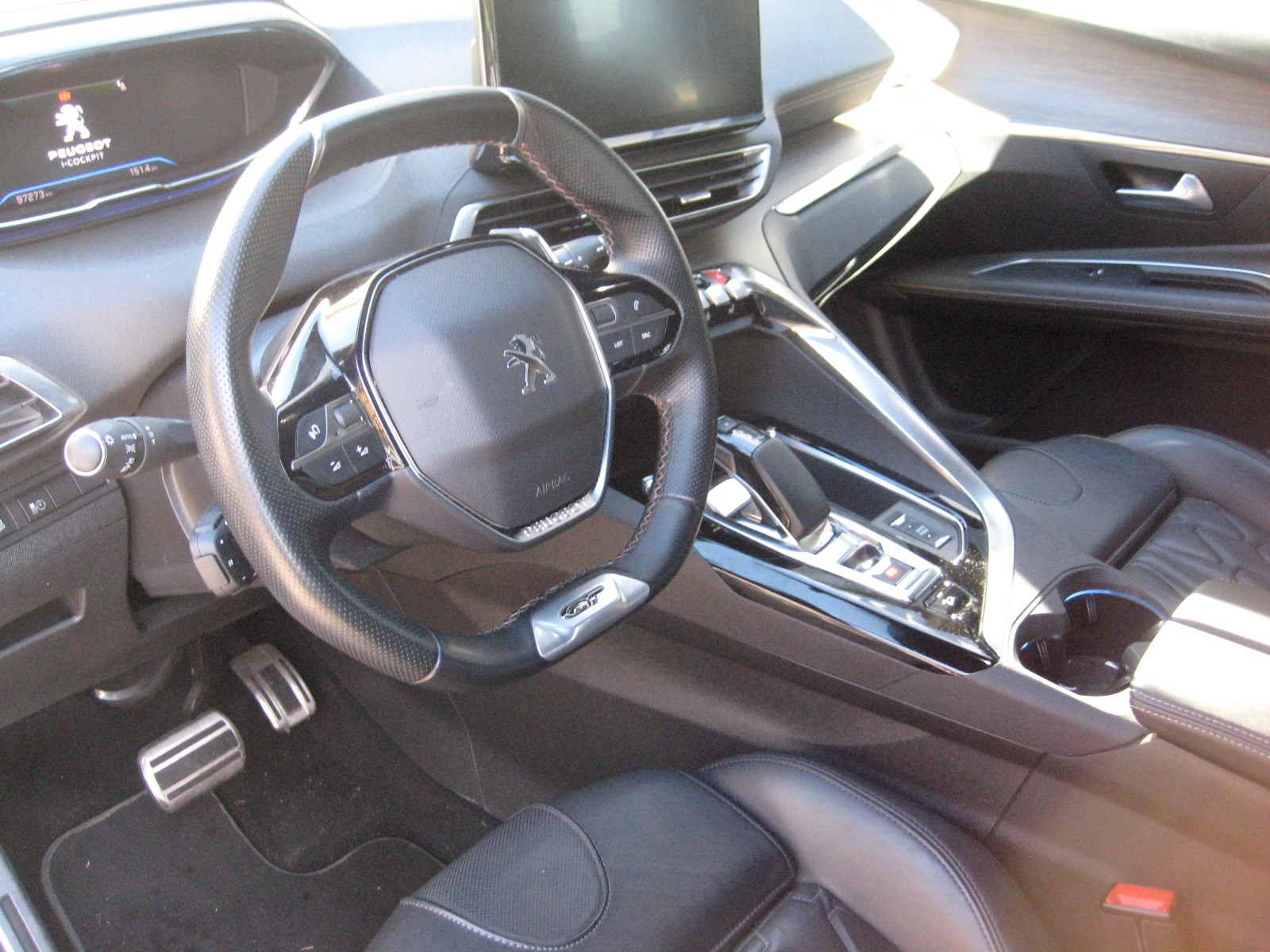 PEUGEOT 3008 300e Hybrid4 Allure Pack EAT8-image-5