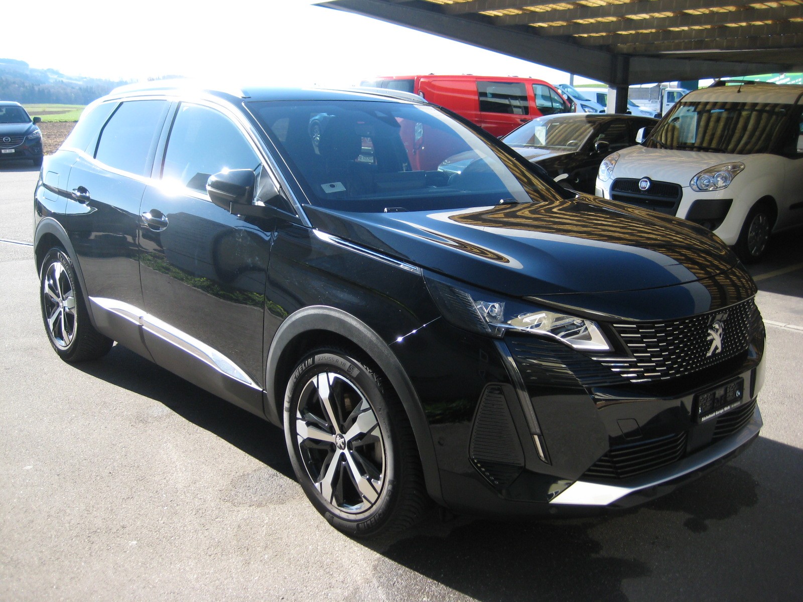 PEUGEOT 3008 300e Hybrid4 Allure Pack EAT8-image-4