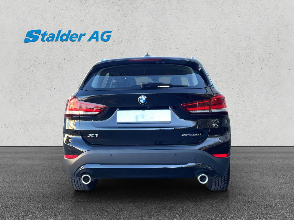 BMW X1 20i xDrive-image-4