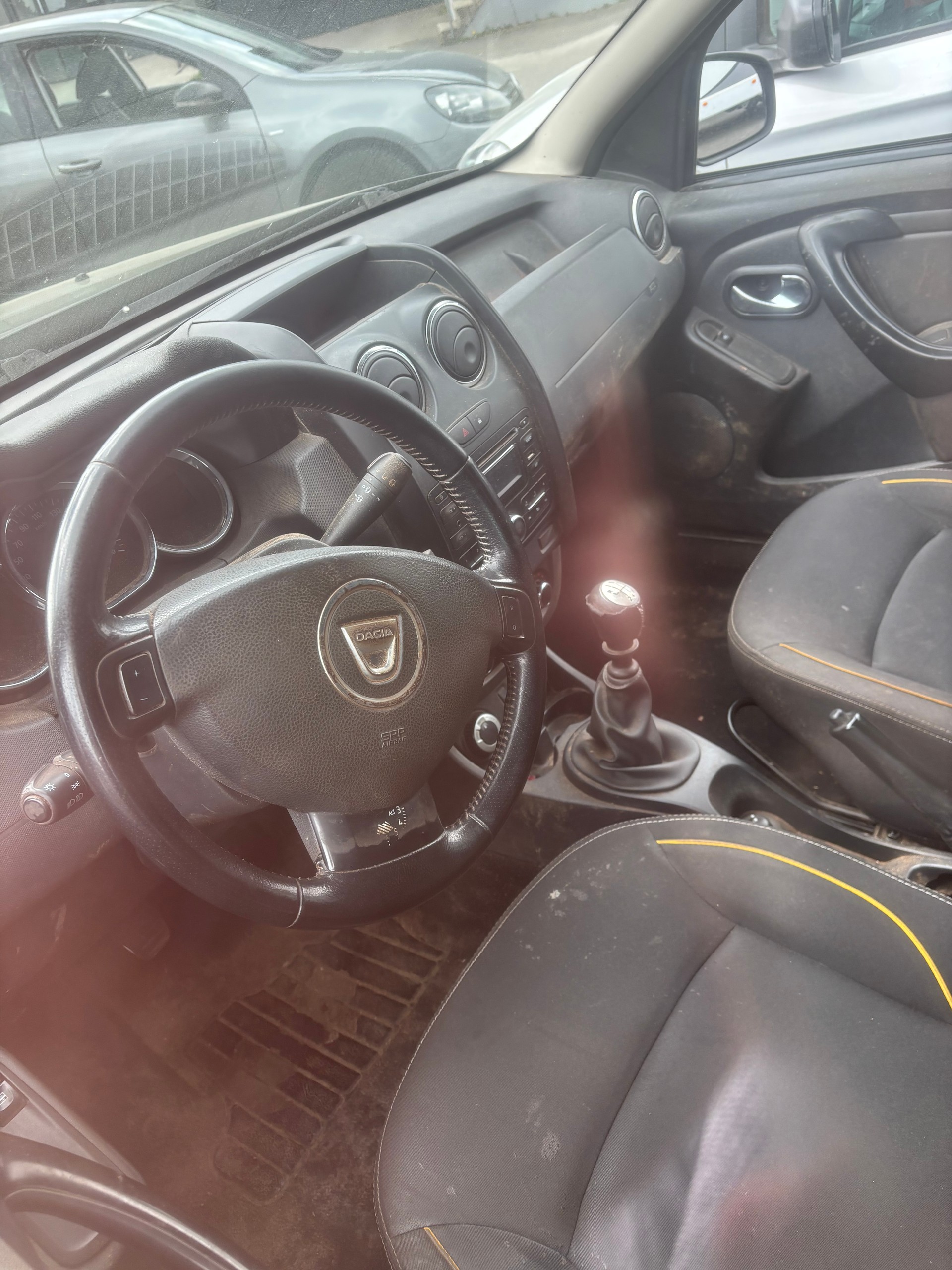 DACIA Duster 1.5 dCi Celebration 4x4-image-1