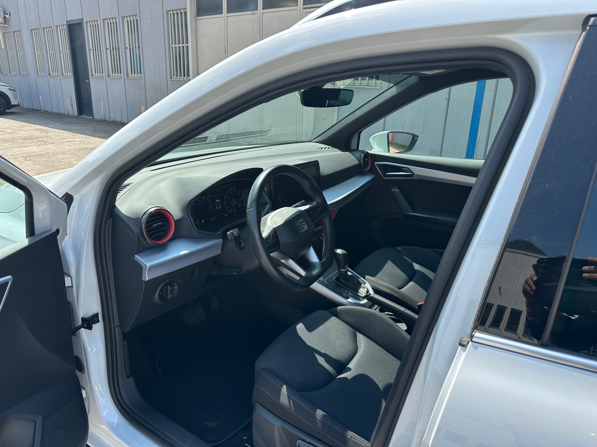 SEAT Arona 1.0 TSI Eco Style DSG-image-4
