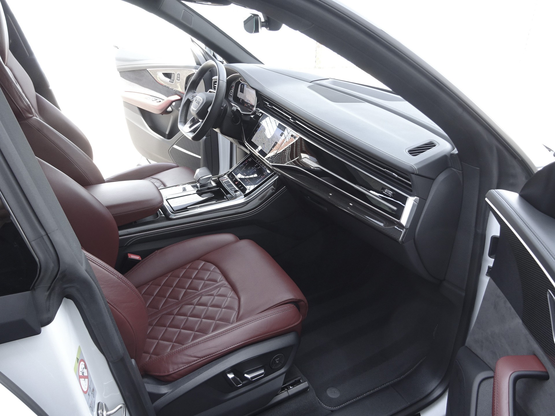 AUDI SQ8 V8 Bi-TDI quattro tiptronic // CH-Fahrzeug // Sondermodell // Standheizung // Neupreis über 186'000.--image-10