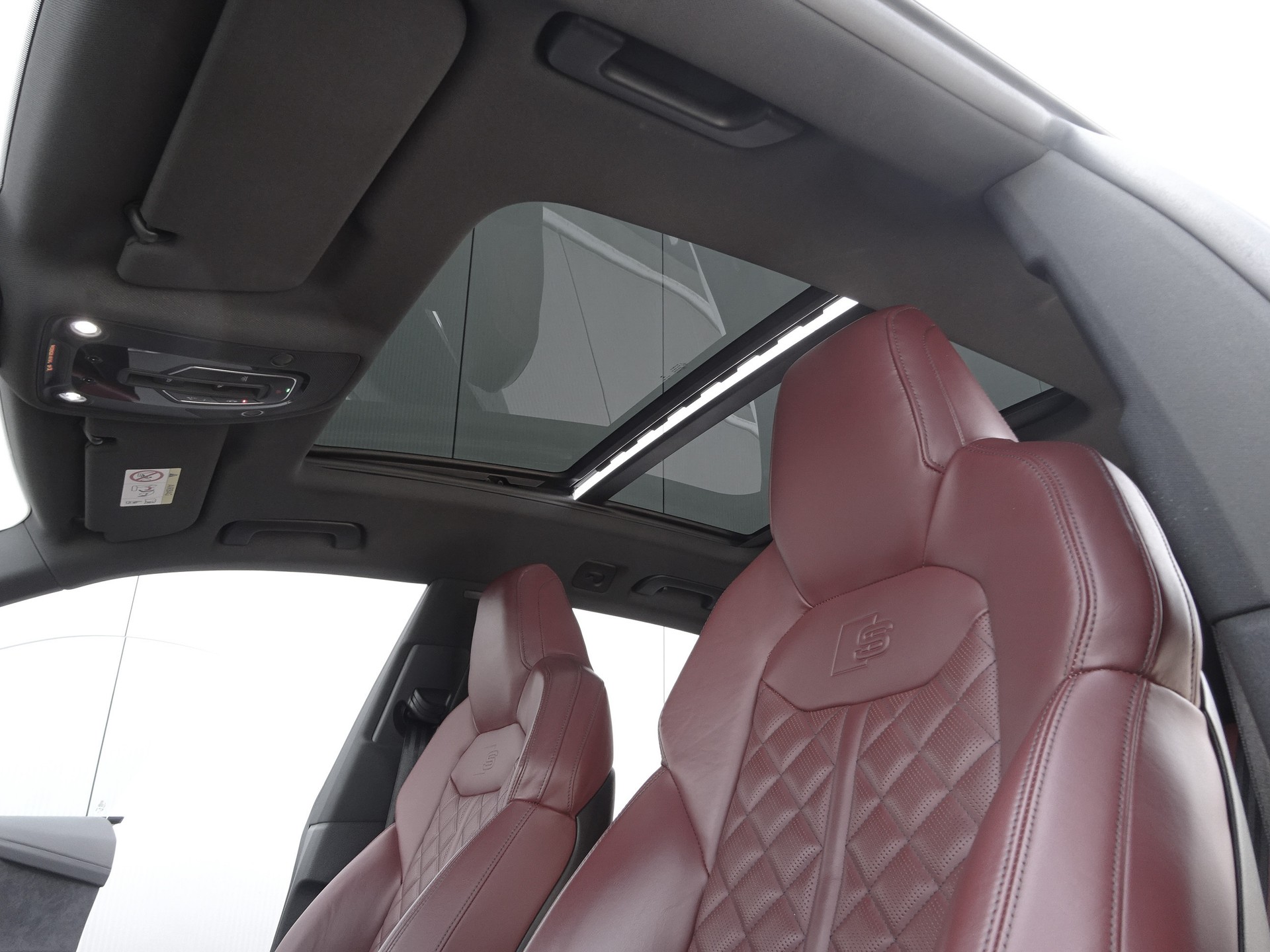 AUDI SQ8 V8 Bi-TDI quattro tiptronic // CH-Fahrzeug // Sondermodell // Standheizung // Neupreis über 186'000.--image-11