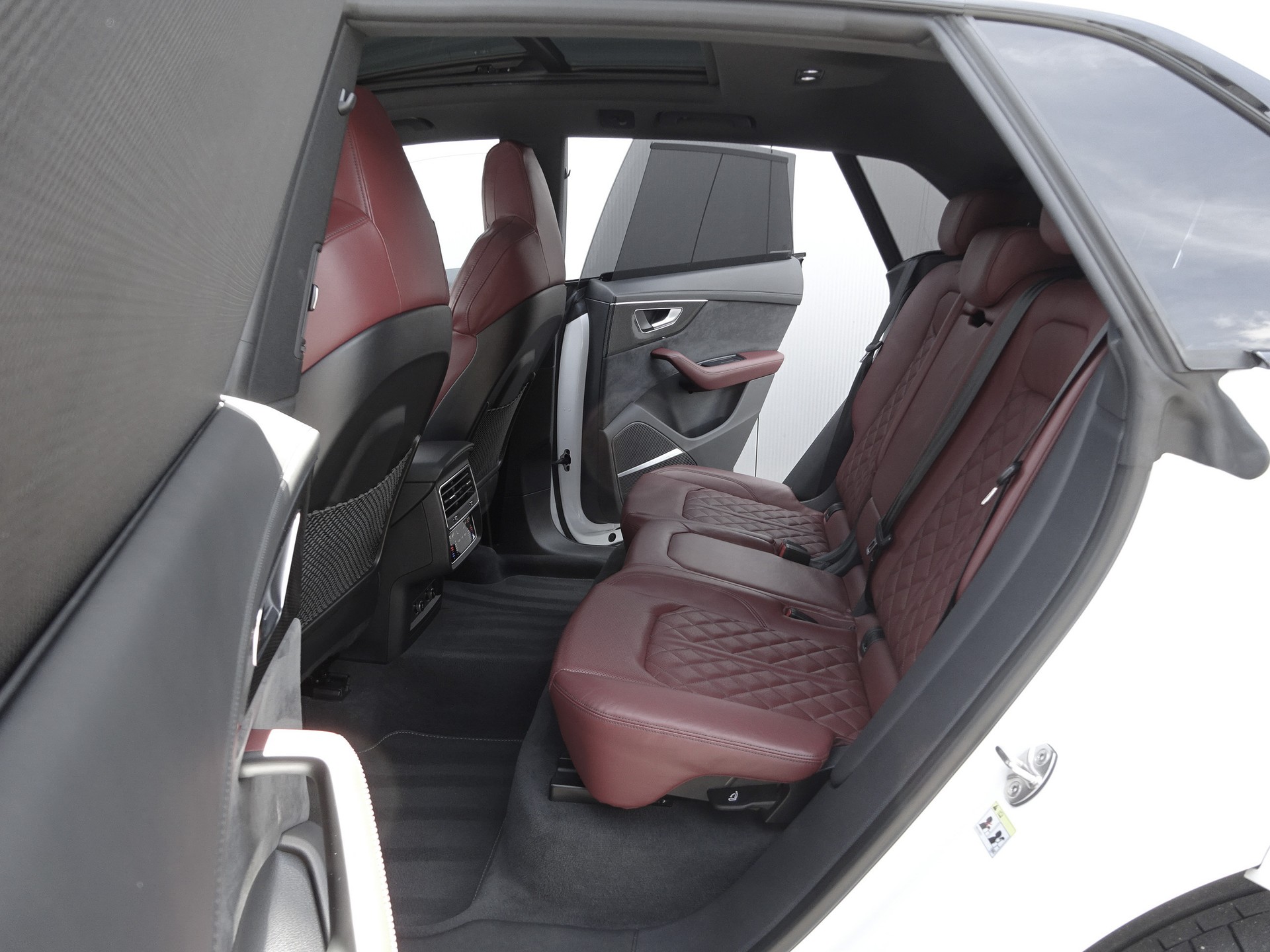 AUDI SQ8 V8 Bi-TDI quattro tiptronic // CH-Fahrzeug // Sondermodell // Standheizung // Neupreis über 186'000.--image-12