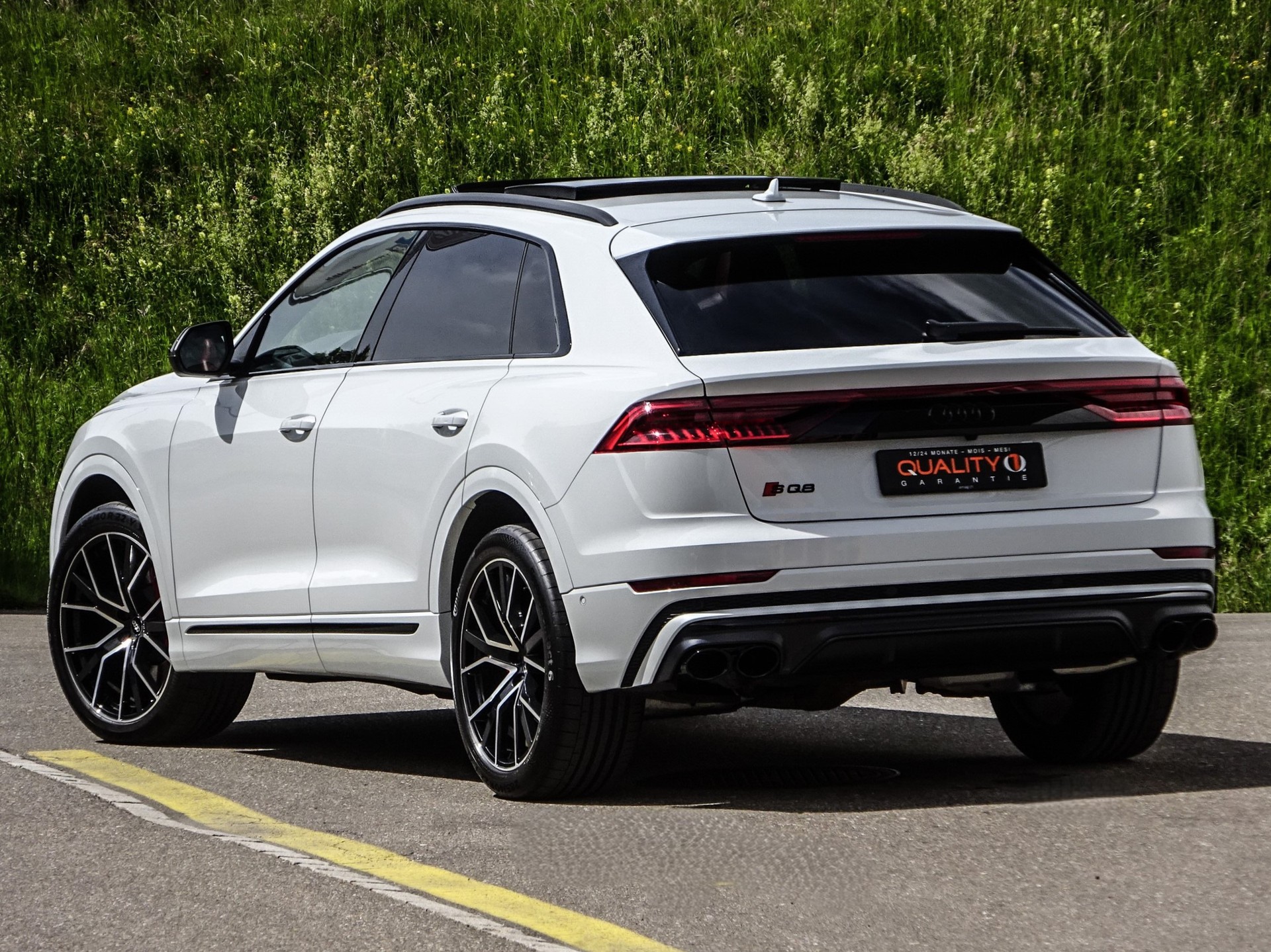 AUDI SQ8 V8 Bi-TDI quattro tiptronic // CH-Fahrzeug // Sondermodell // Standheizung // Neupreis über 186'000.--image-6
