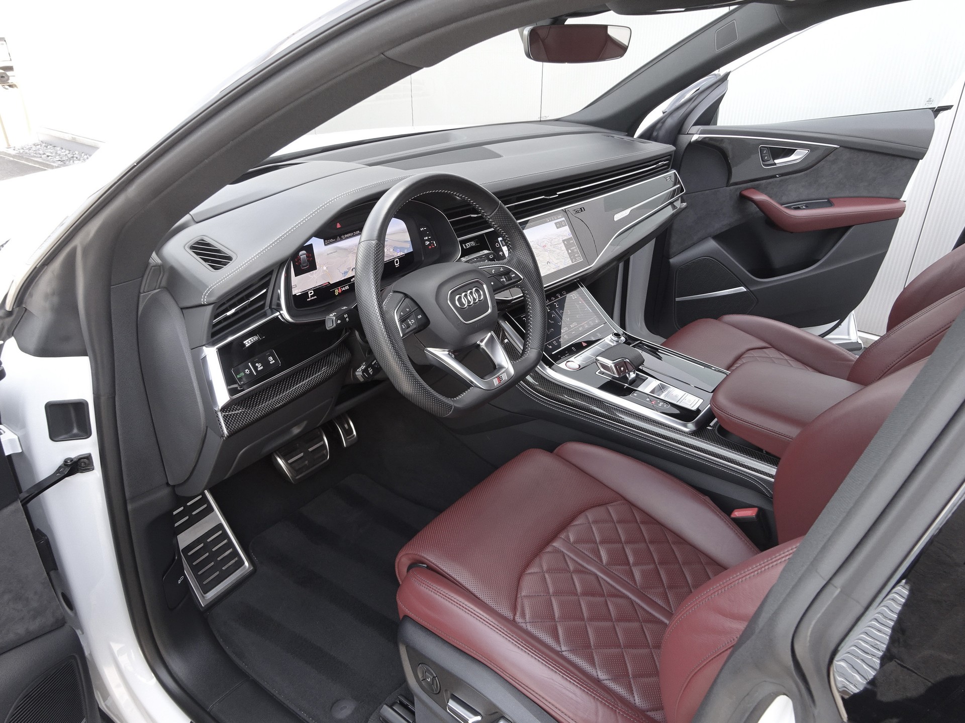AUDI SQ8 V8 Bi-TDI quattro tiptronic // CH-Fahrzeug // Sondermodell // Standheizung // Neupreis über 186'000.--image-9