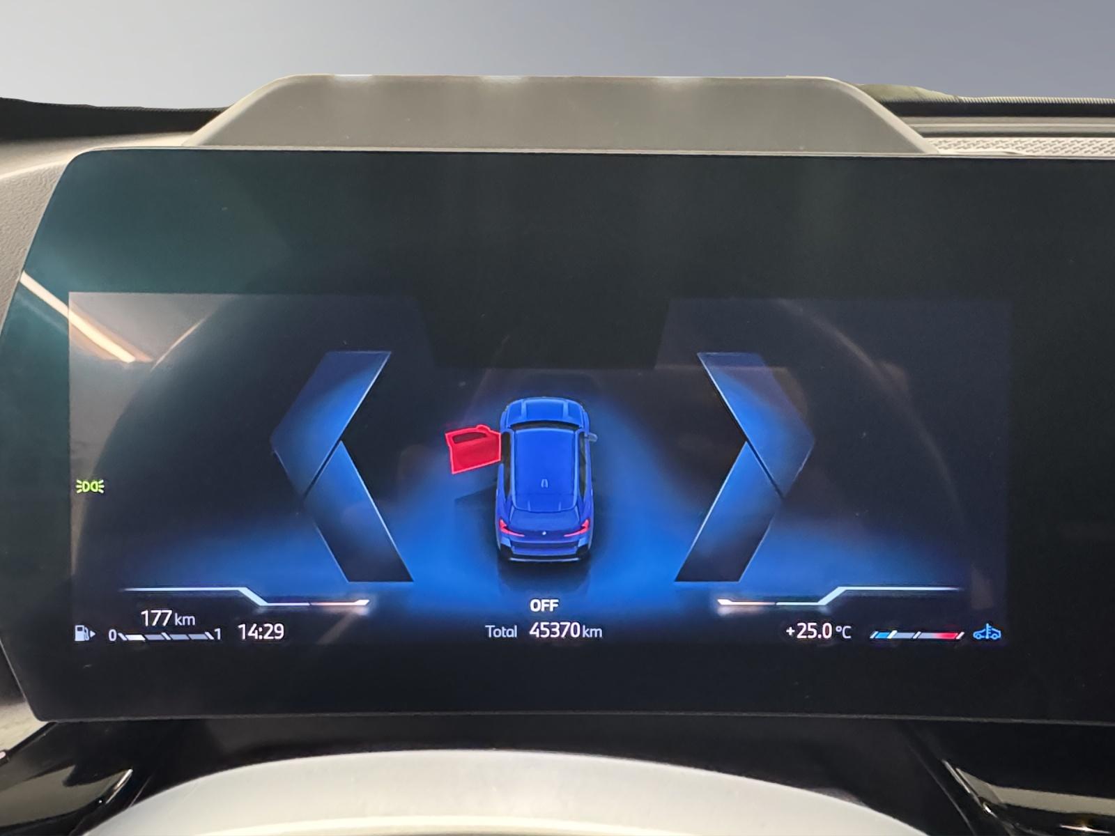 BMW X1 23i xDrive paddles-image-16