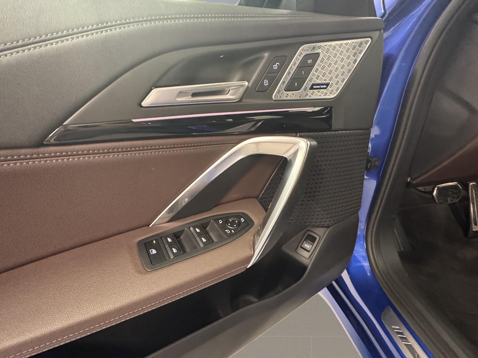 BMW X1 23i xDrive paddles-image-12