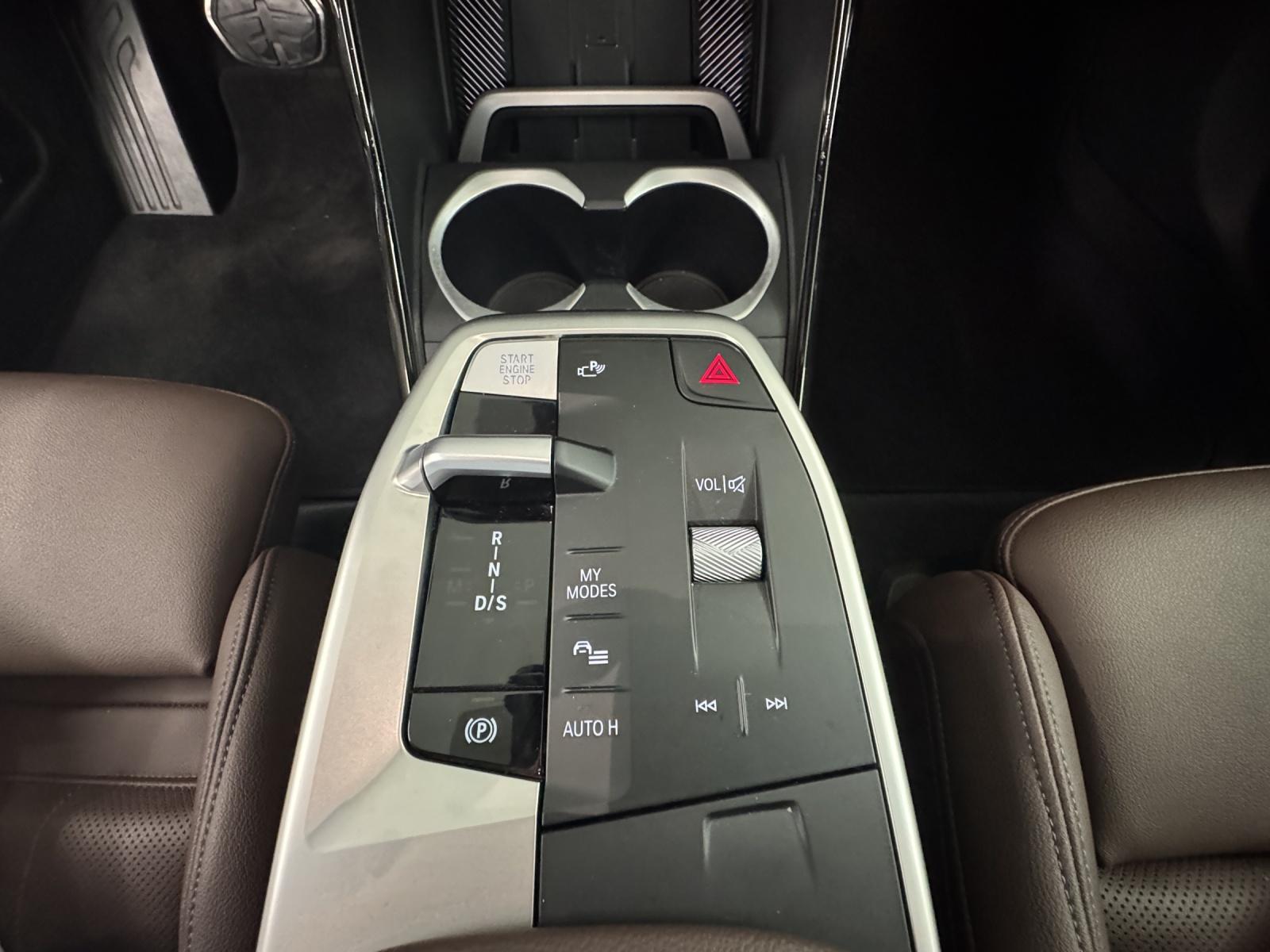 BMW X1 23i xDrive paddles-image-19