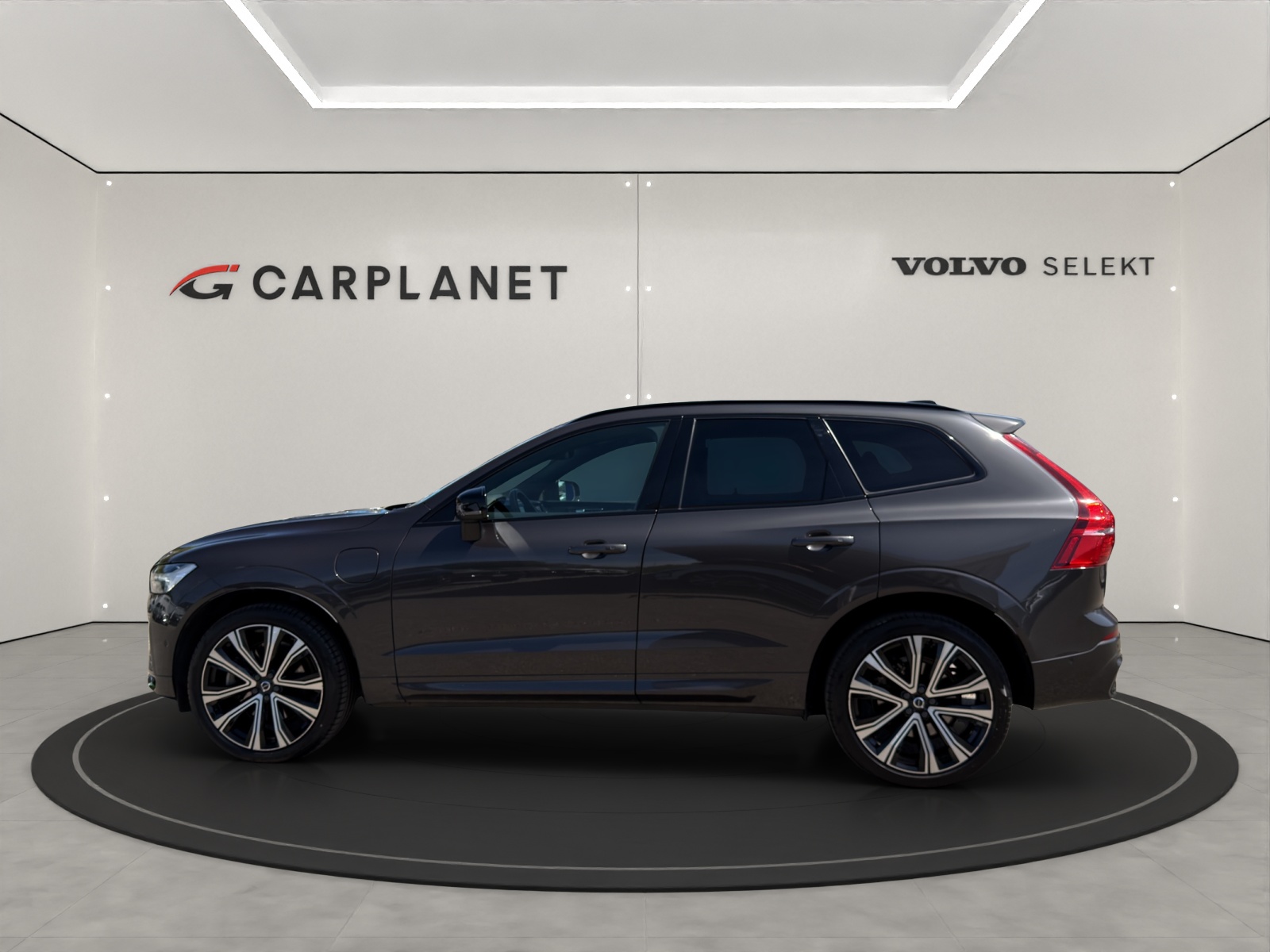 VOLVO XC60 2.0 T6 TE R-Design eAWD-image-1