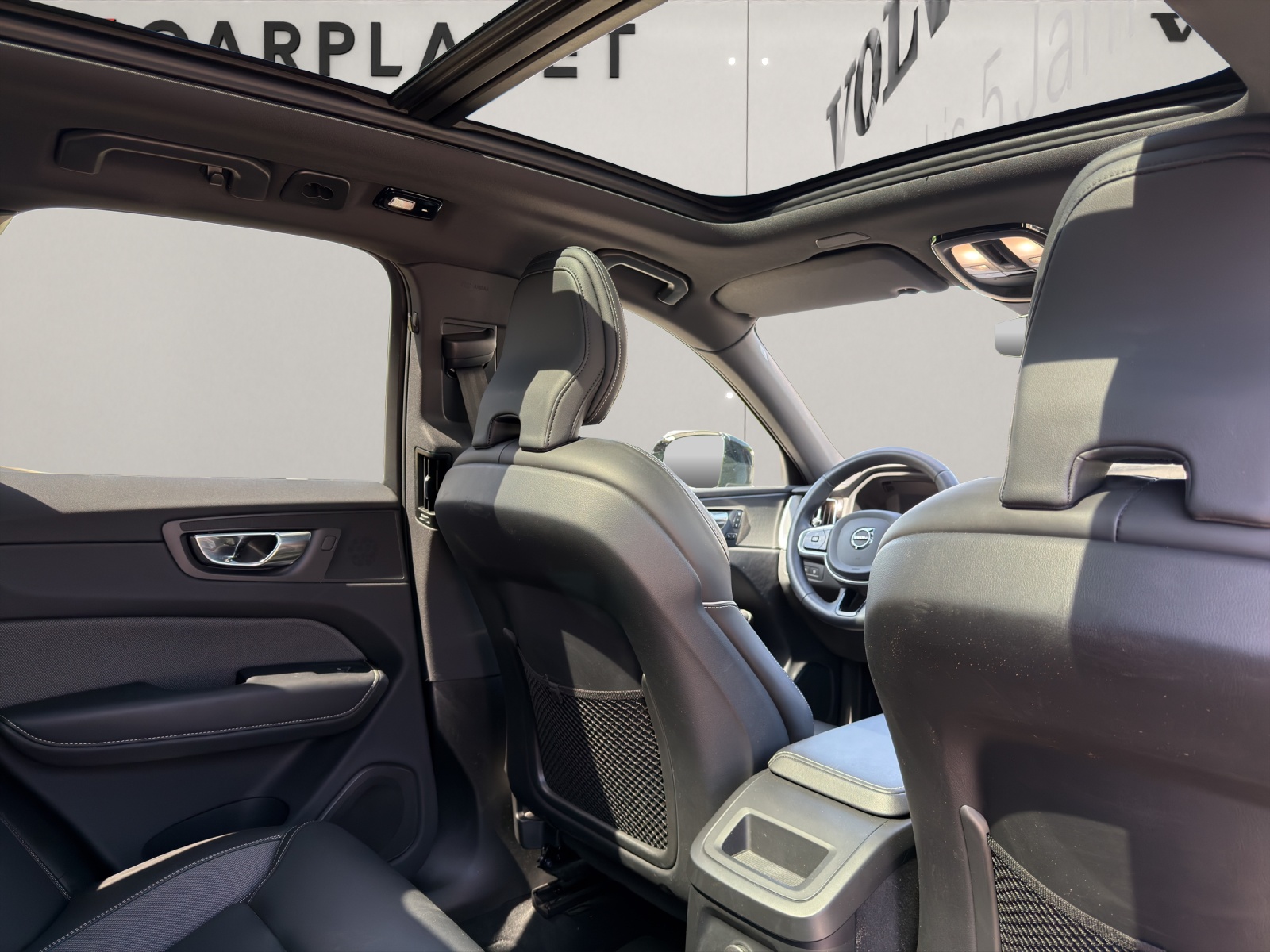 VOLVO XC60 2.0 T6 TE R-Design eAWD-image-14