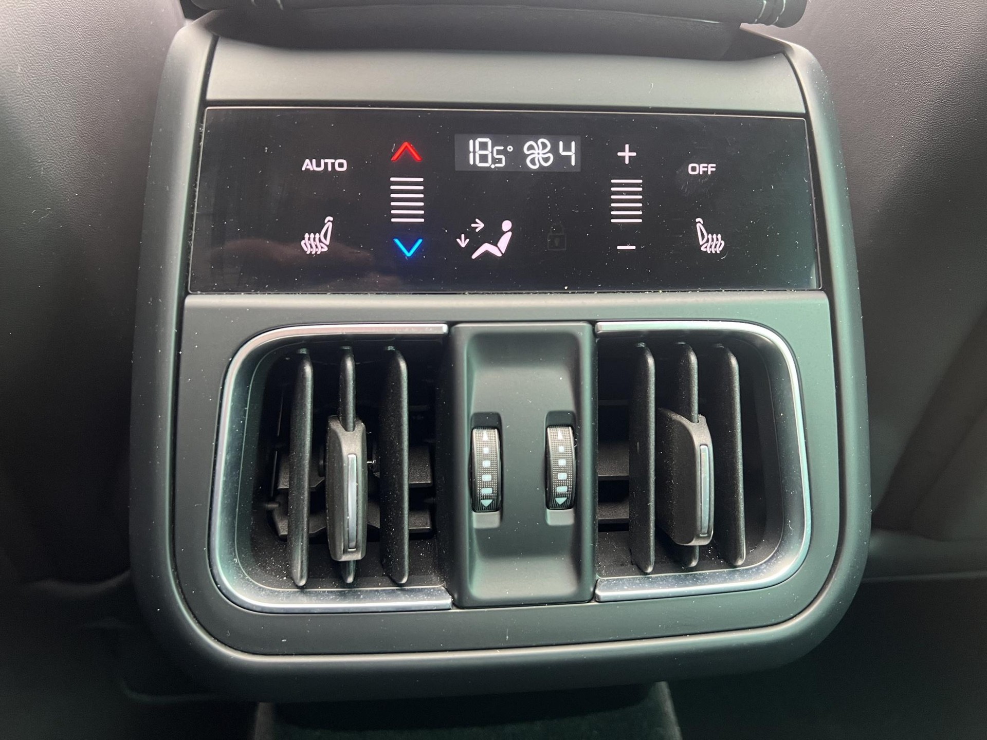 MASERATI Grecale 2.0 Hybrid Modena-image-18
