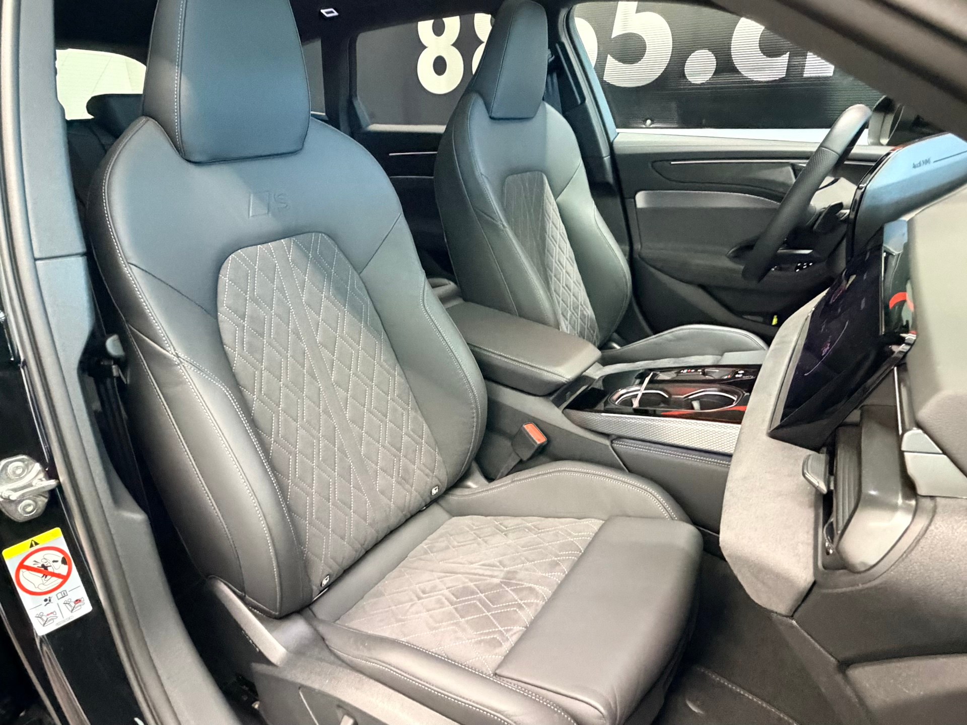 AUDI A6 Avant TFSI quattro 270 kW S tronic-image-23