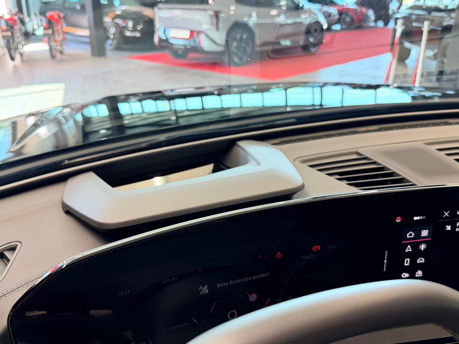 AUDI A6 Avant TFSI quattro 270 kW S tronic-image-29